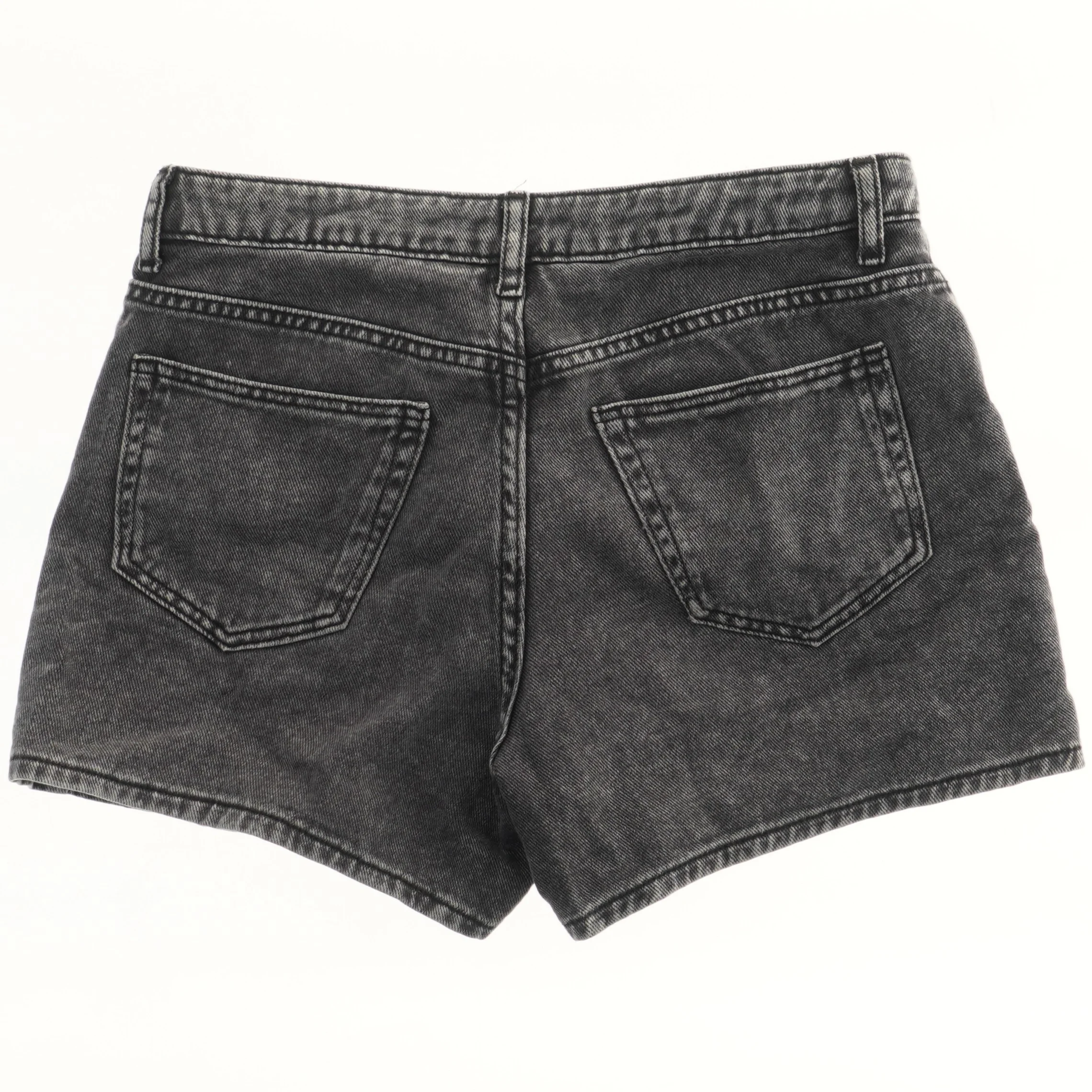 Shorts i jeansstof fra H&M (str. 158)