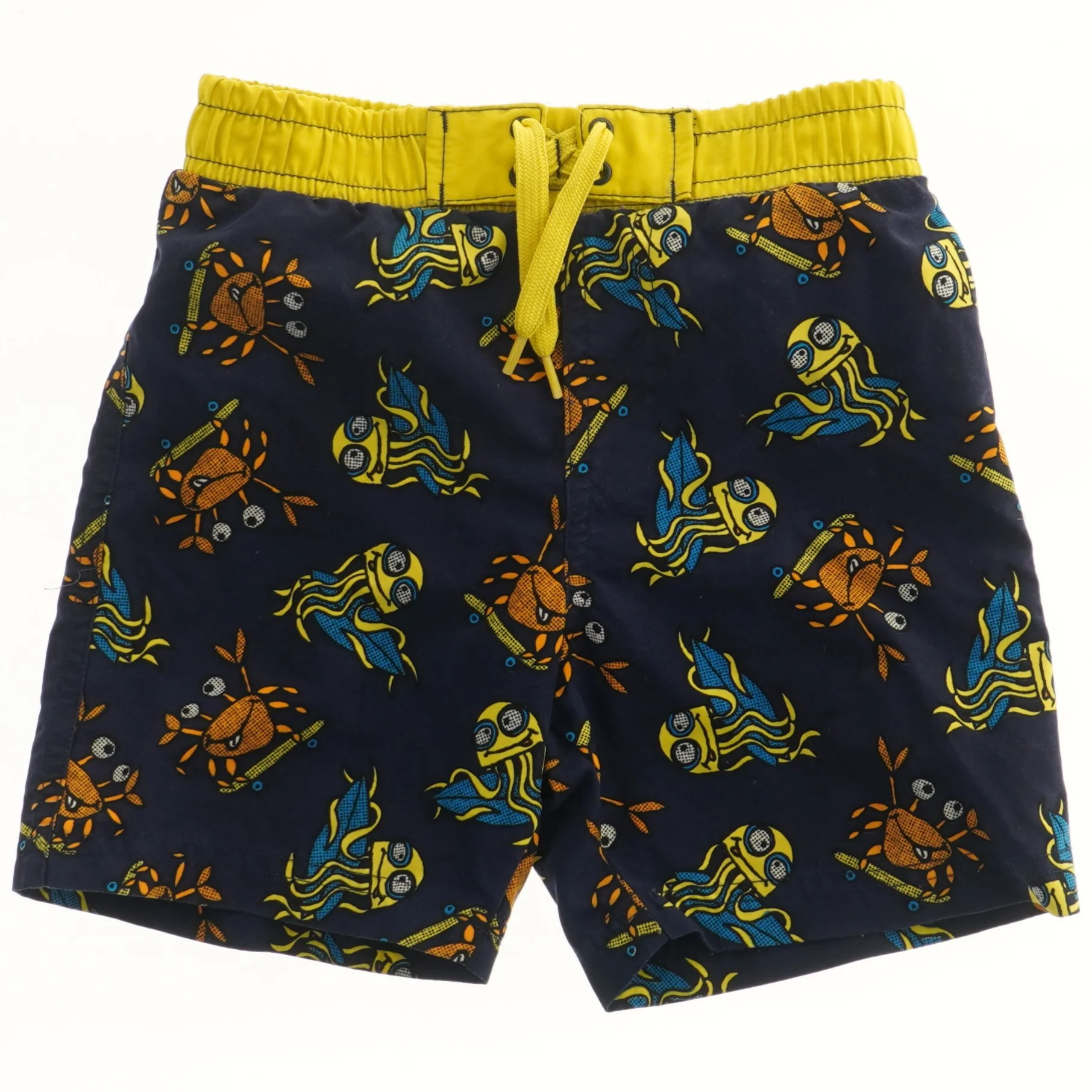 Badeshorts med krabbe- og dykkerprint fra Bluezoo (str. 98)