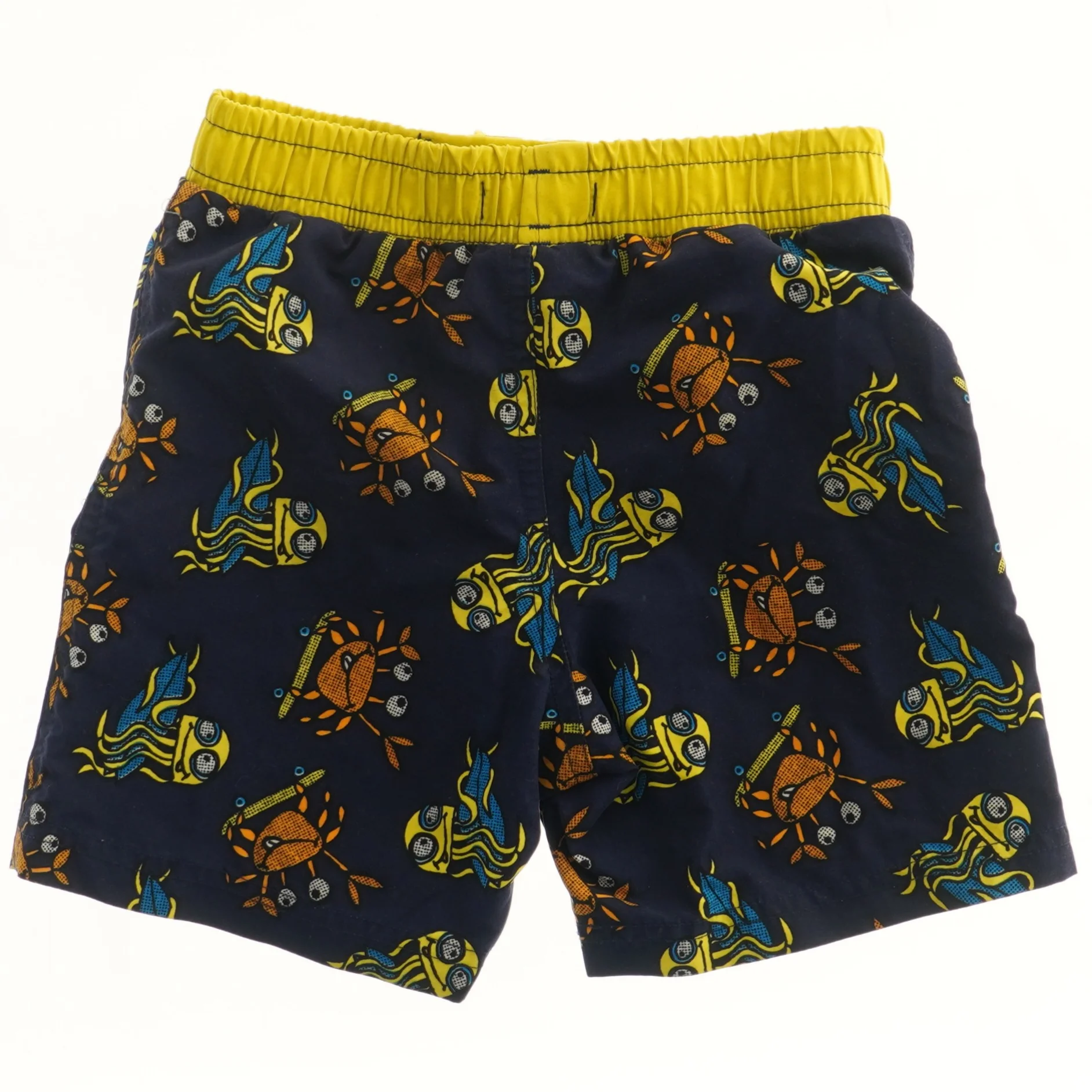 Badeshorts med krabbe- og dykkerprint fra Bluezoo (str. 98)