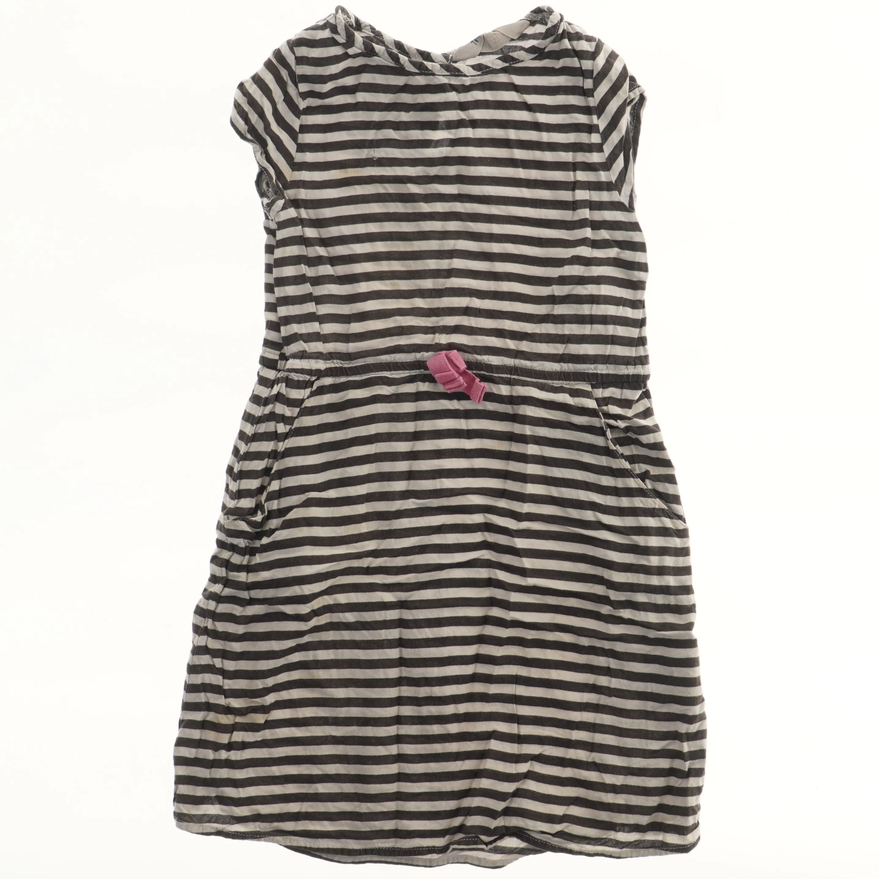 Stribet kjole med bånd (str. 116)