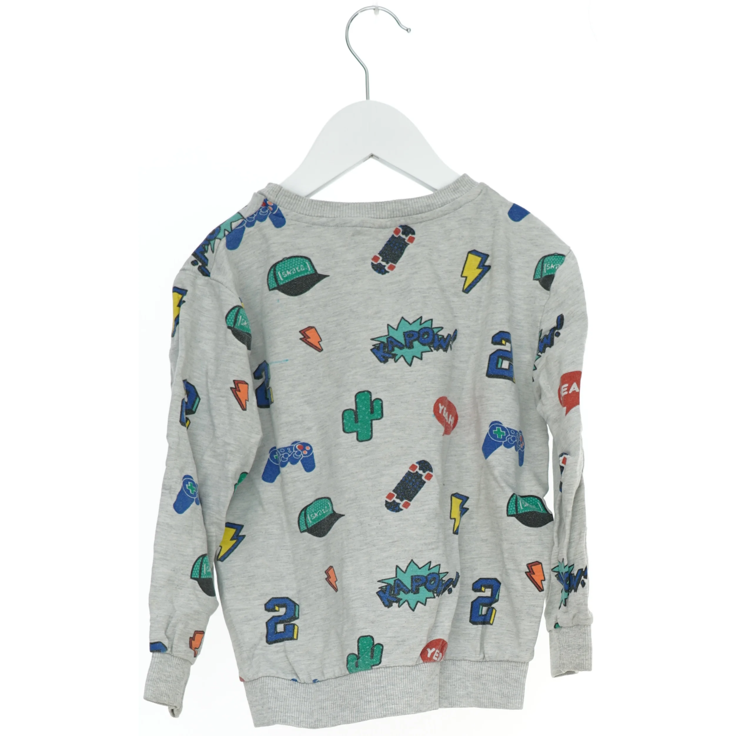 Grå sweatshirt med grafisk print fra VRS (str. 116)
