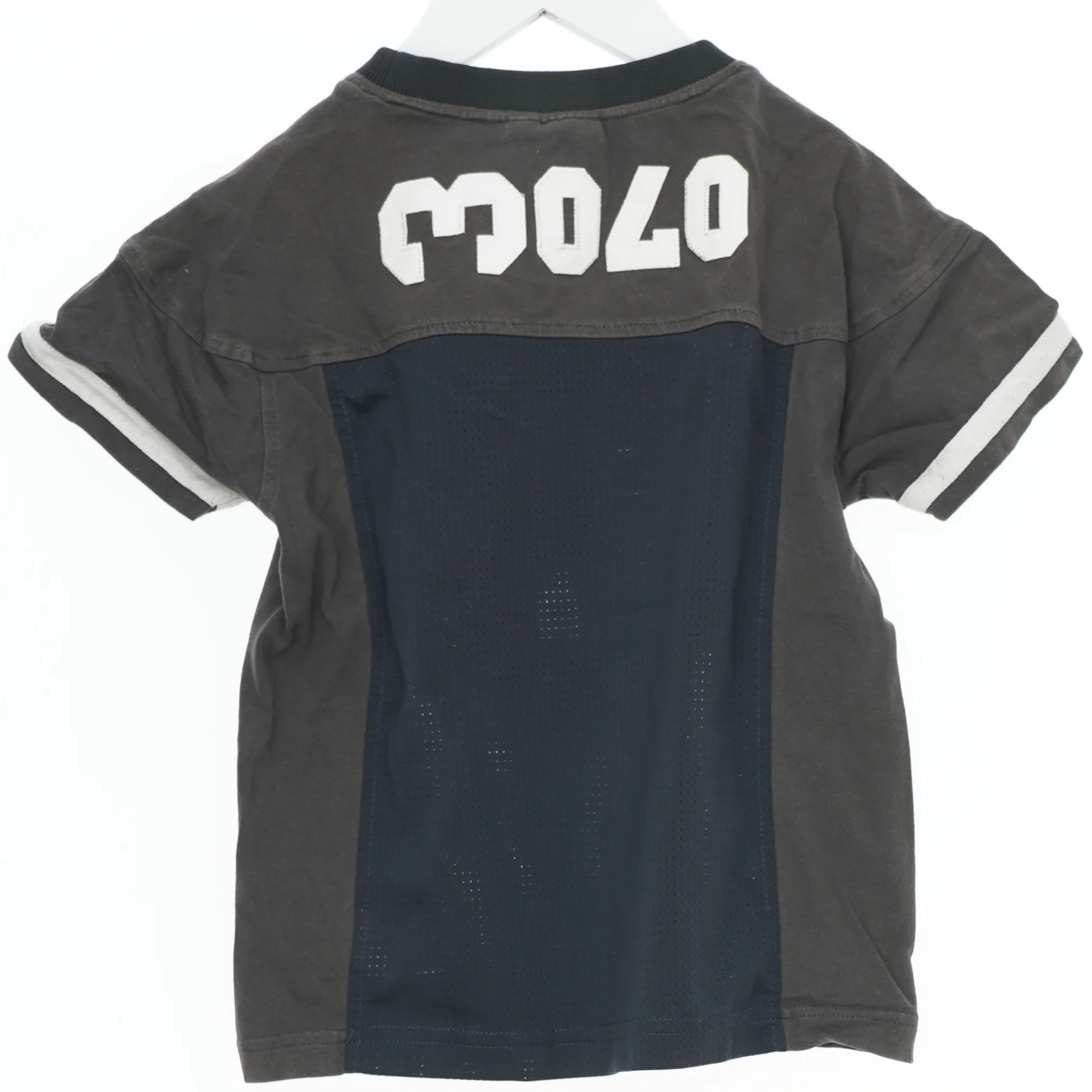 Sporty T-shirt med nummertryk fra Molo (str. 104)