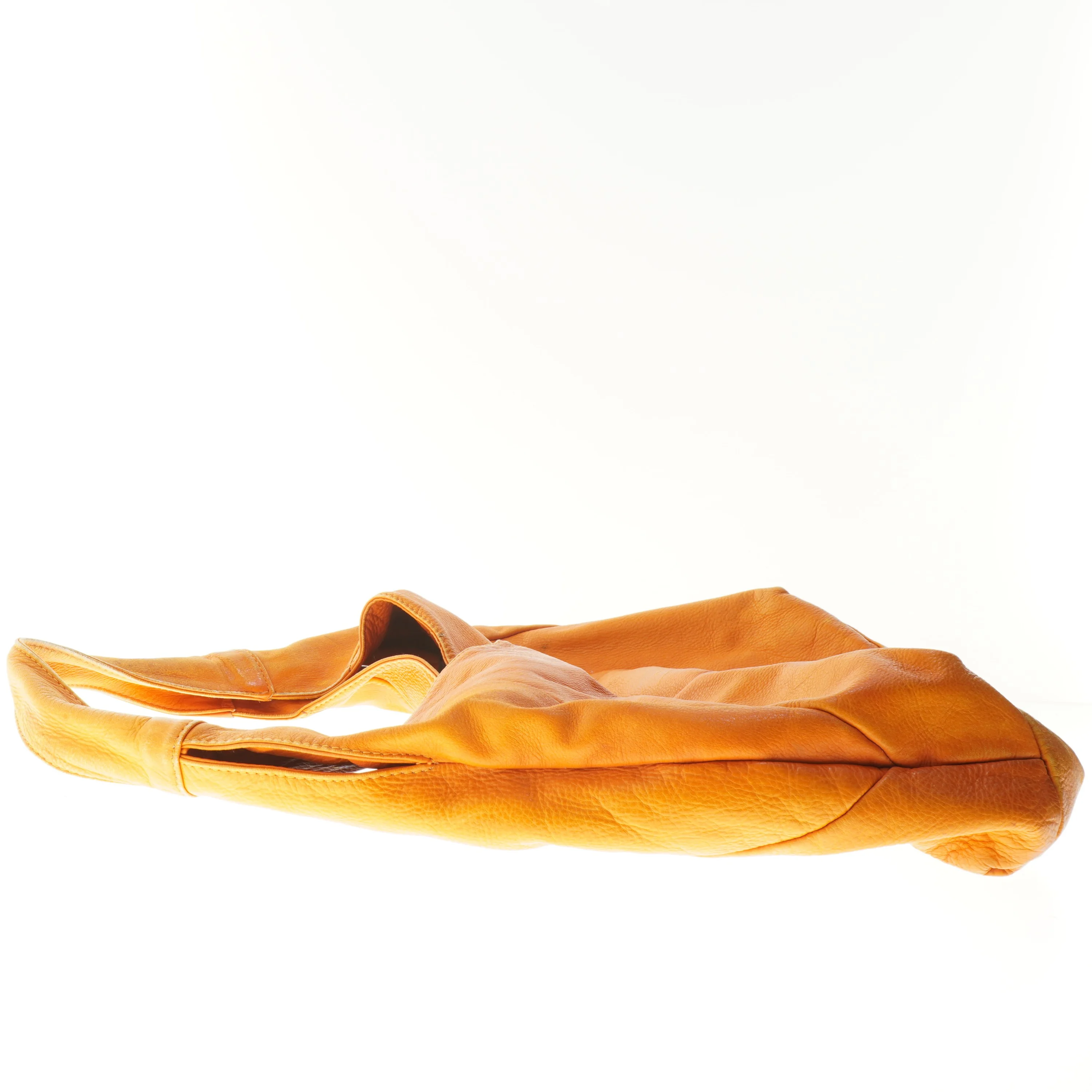 Orange skuldertaske (str. 31x40x15 cm)