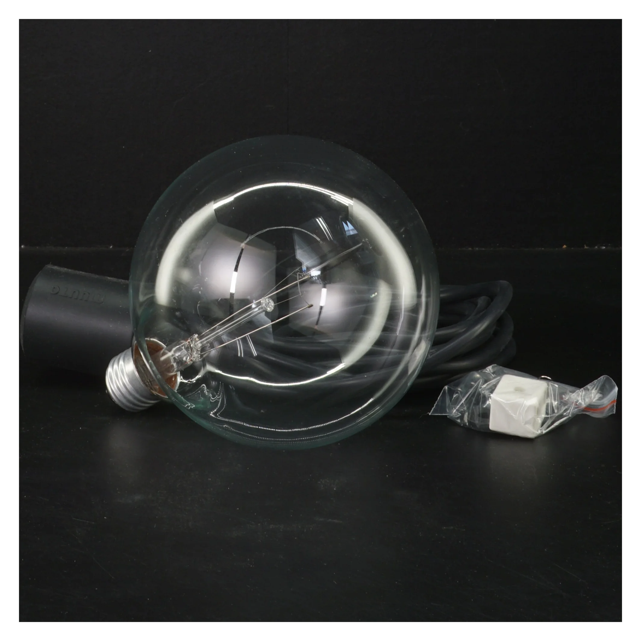 Muuto E27 pendellampe fra Muuto (str. 18 cm)