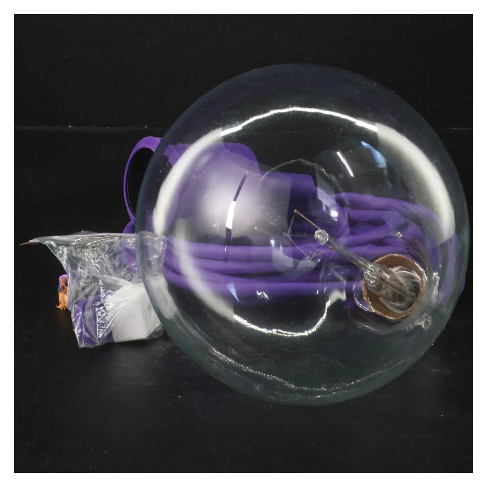 Muuto E27 pendellampe i lilla fra Muuto (str. 18 cm)