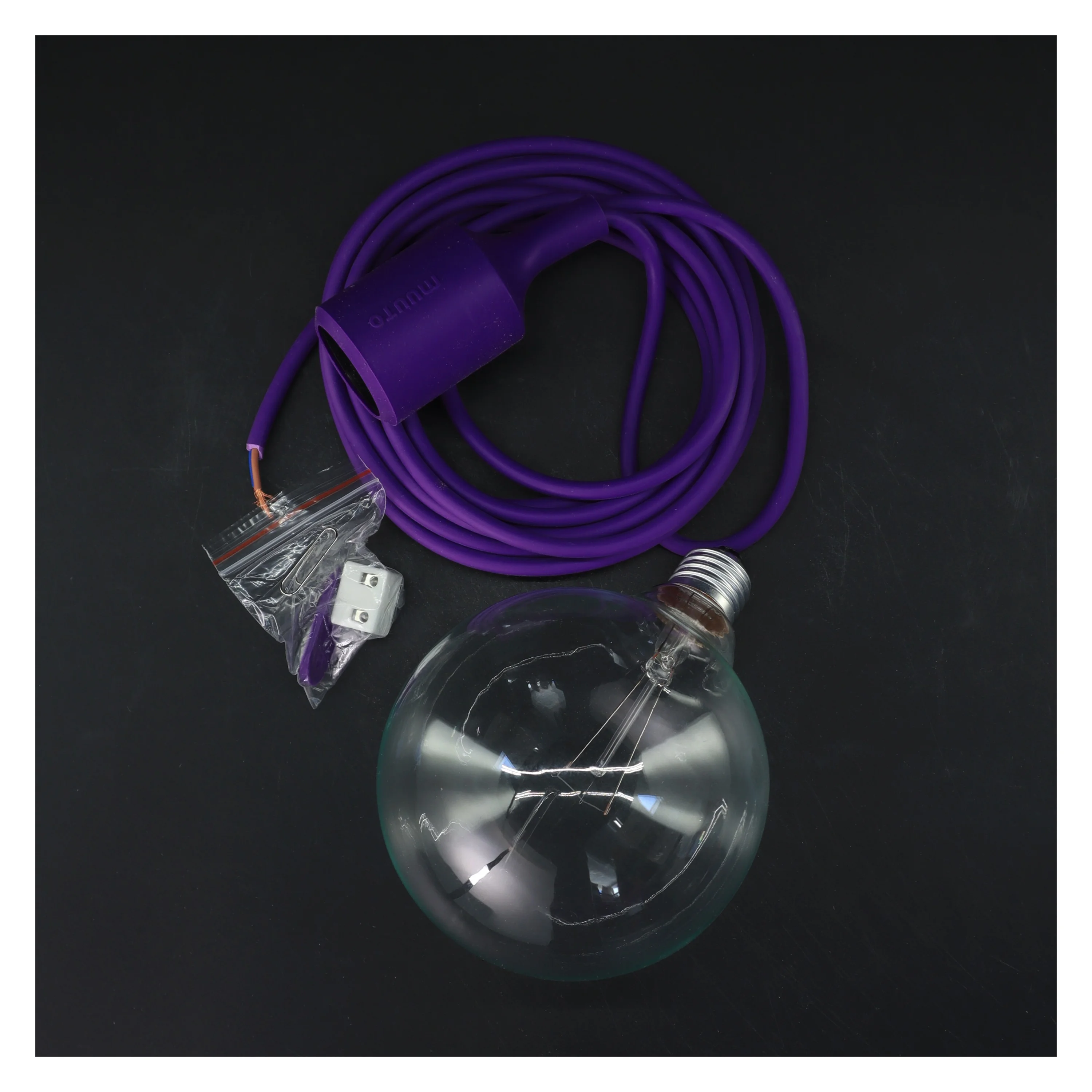 Muuto E27 pendellampe i lilla fra Muuto (str. 18 cm)