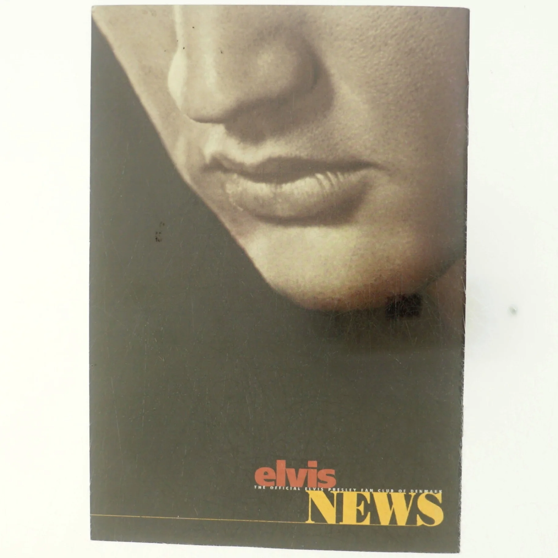 Elvis News #71 2002