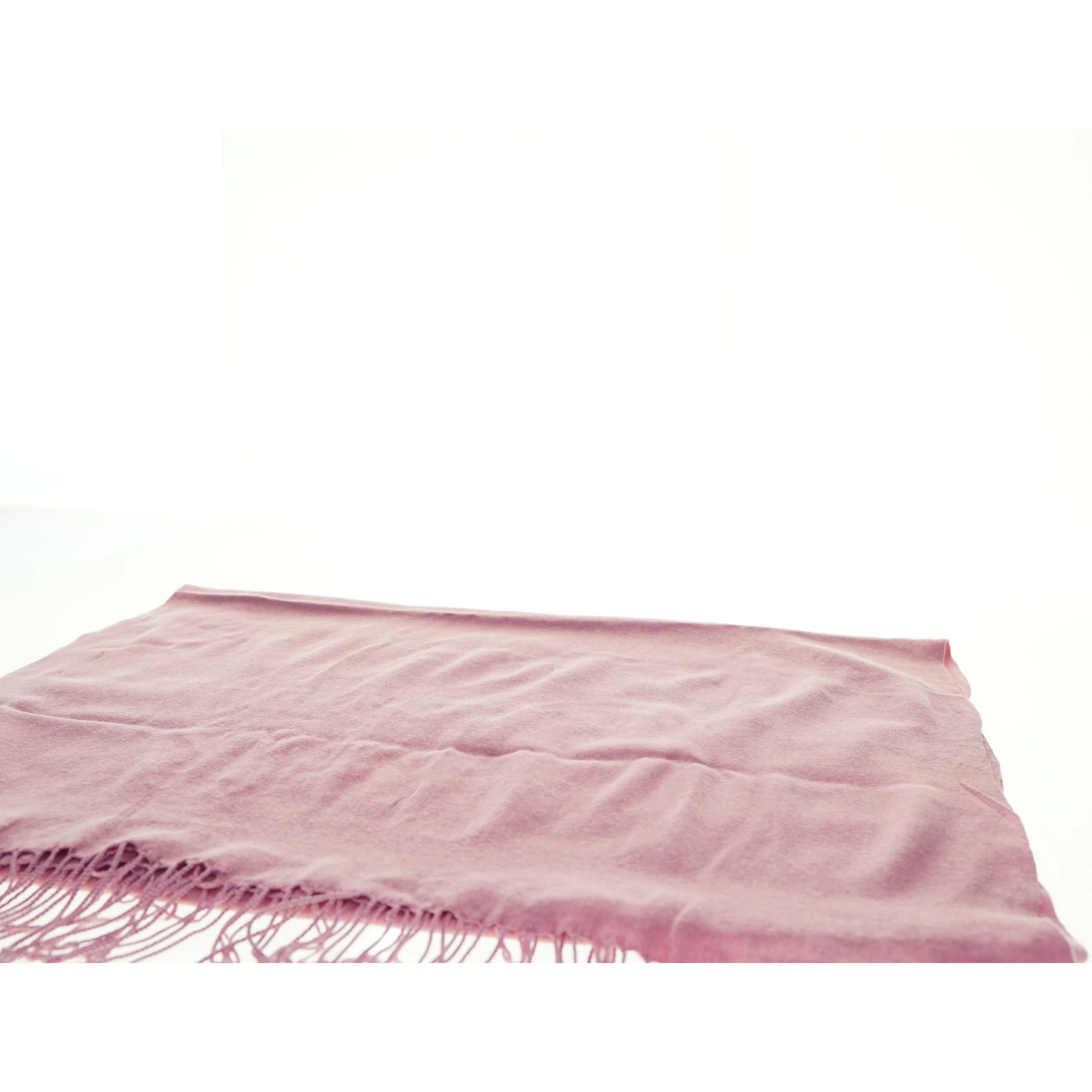 Vævet tørklæde med frynser (str. 65 x 200 cm)