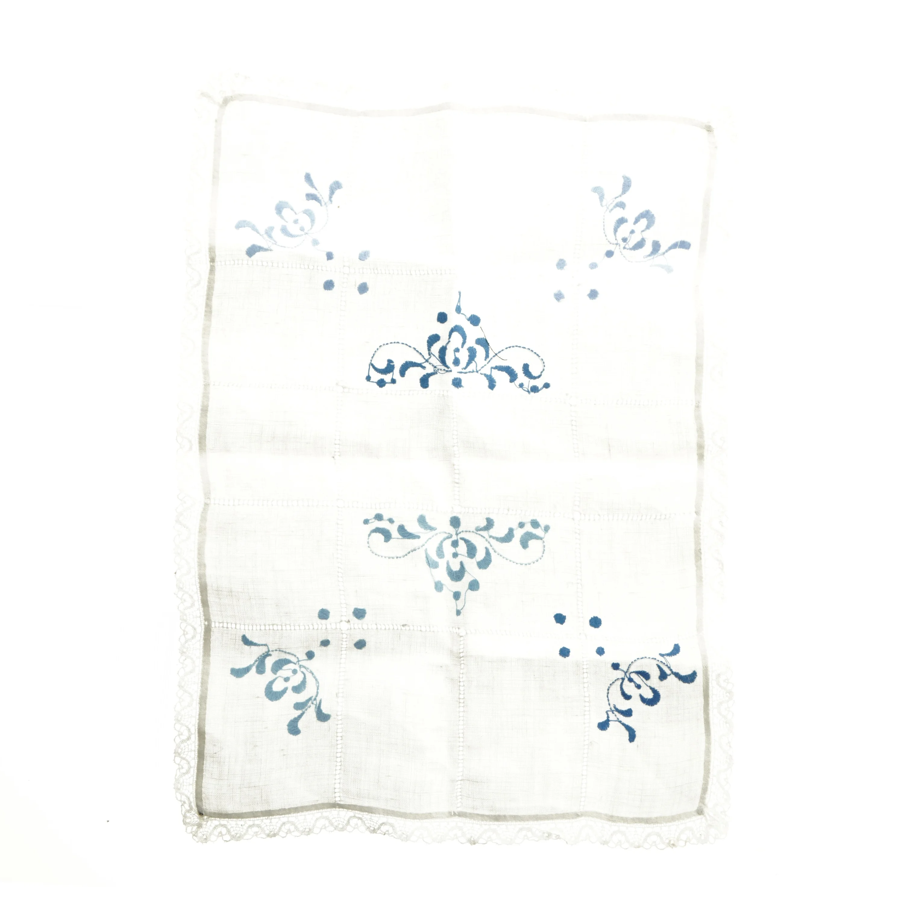 Broderet serviet (str. 48x35 cm)