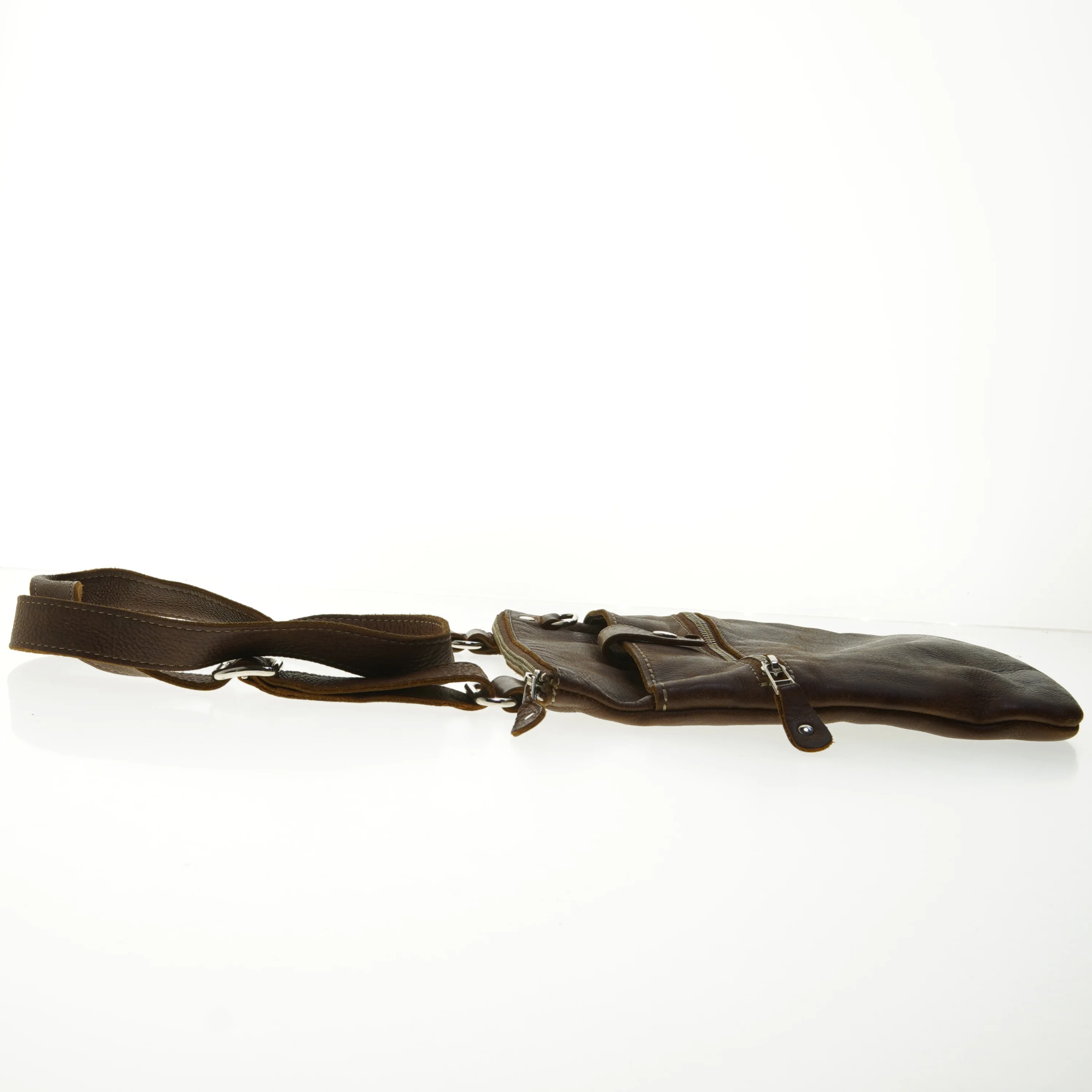 Brun læder skuldertaske fra Roots (str. 27x22 cm)