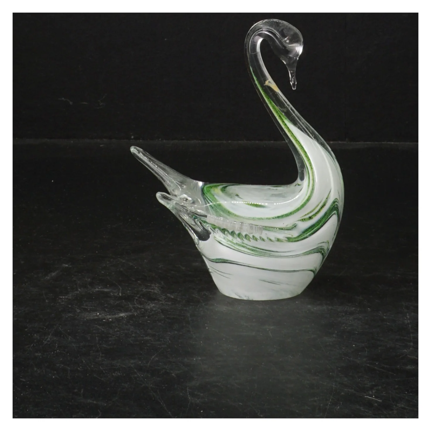 Glasfigur af en svane (str. 12,5 cm)