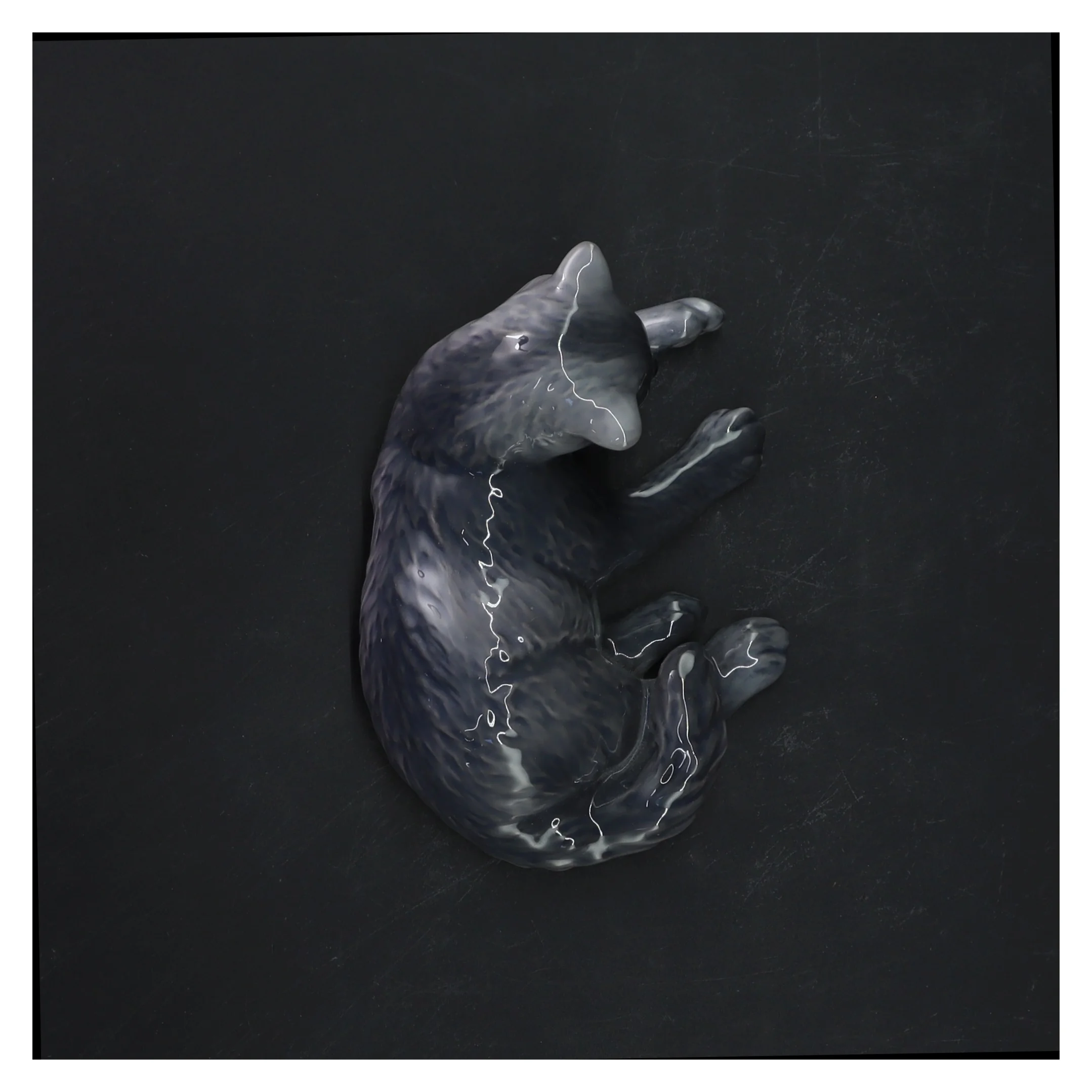 Porcelænsfigur af liggende ræv fra Royal Copenhagen 446(str. 13,5x10 cm)