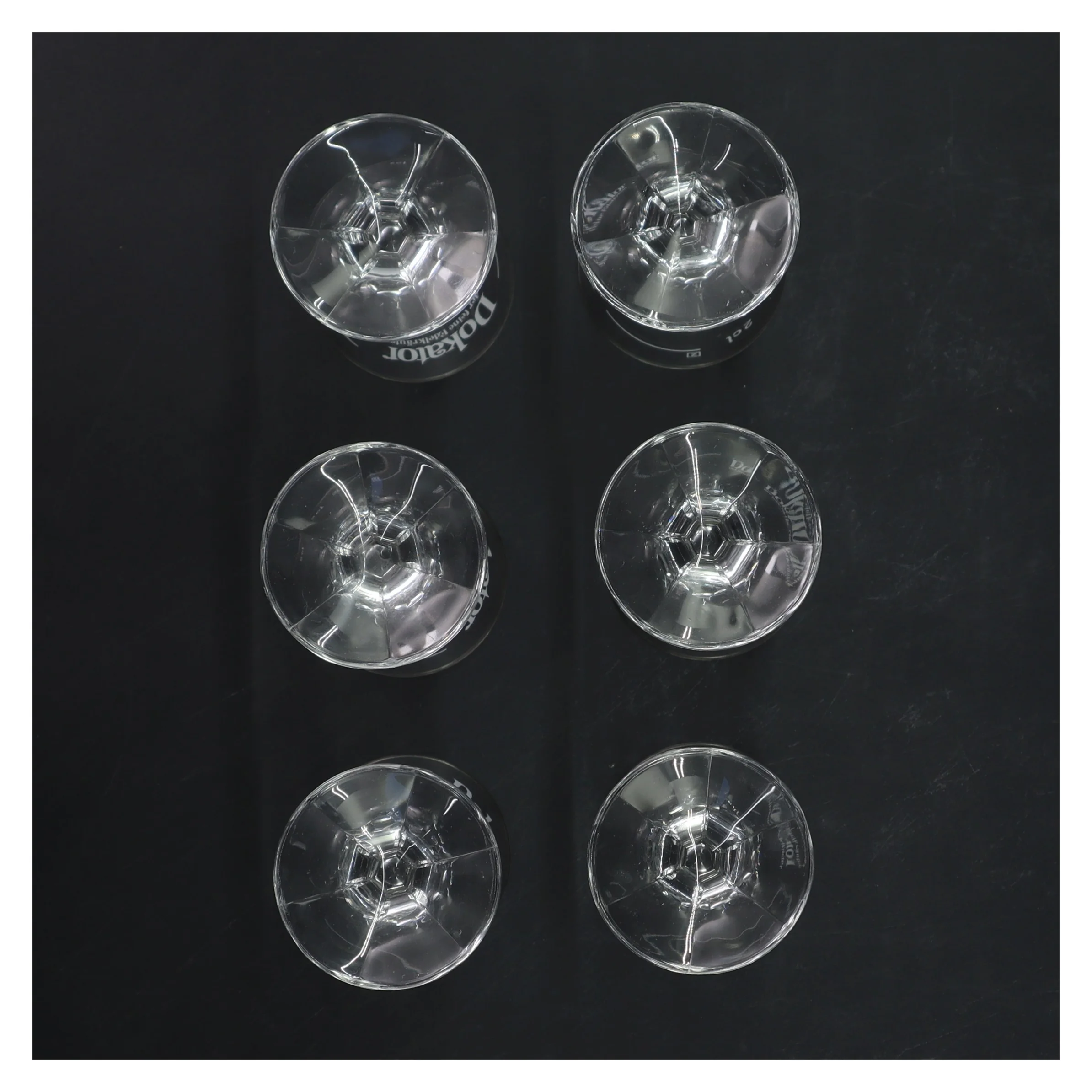 Sæt med seks glas (str. Ø 5x h 9 cm)