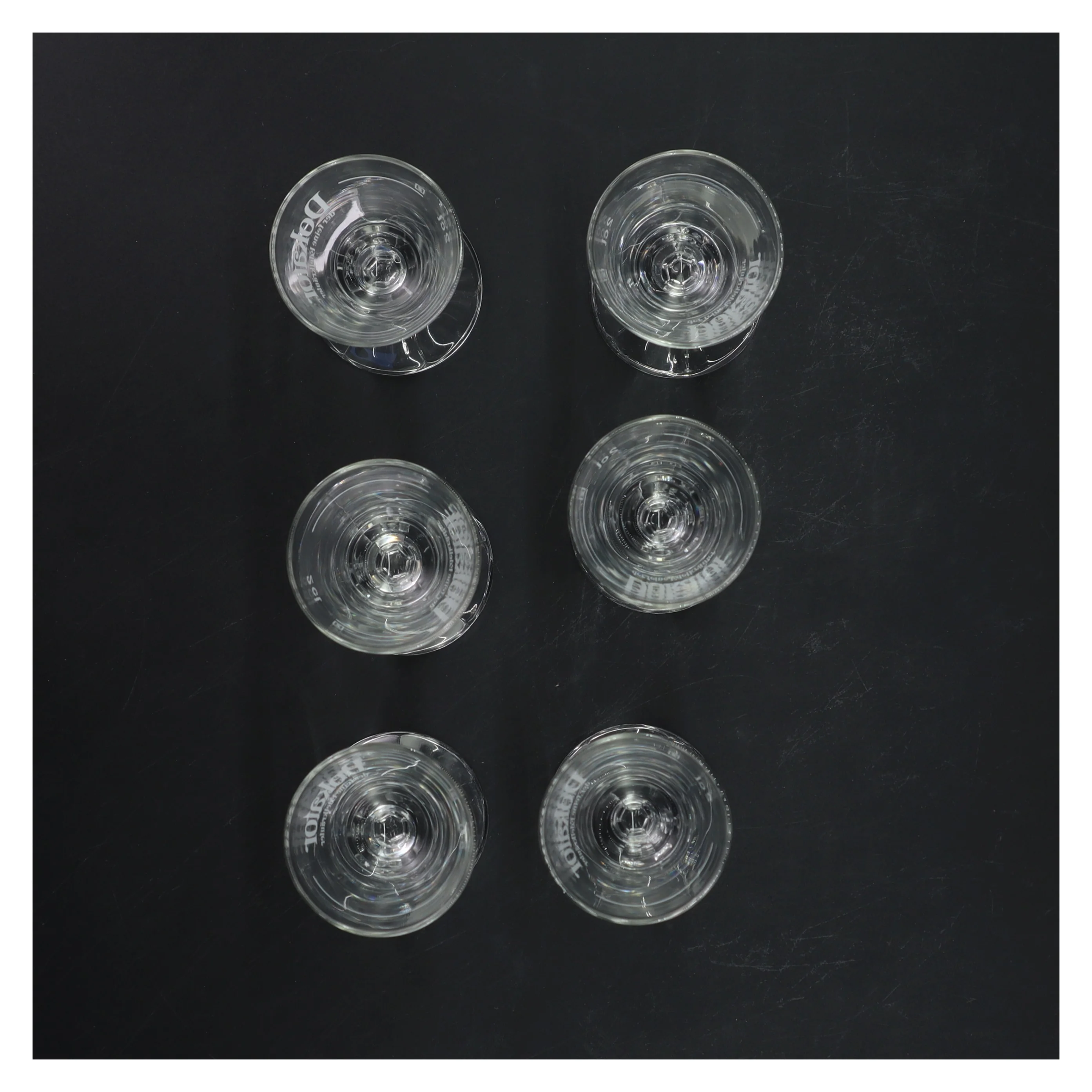 Sæt med seks glas (str. Ø 5x h 9 cm)