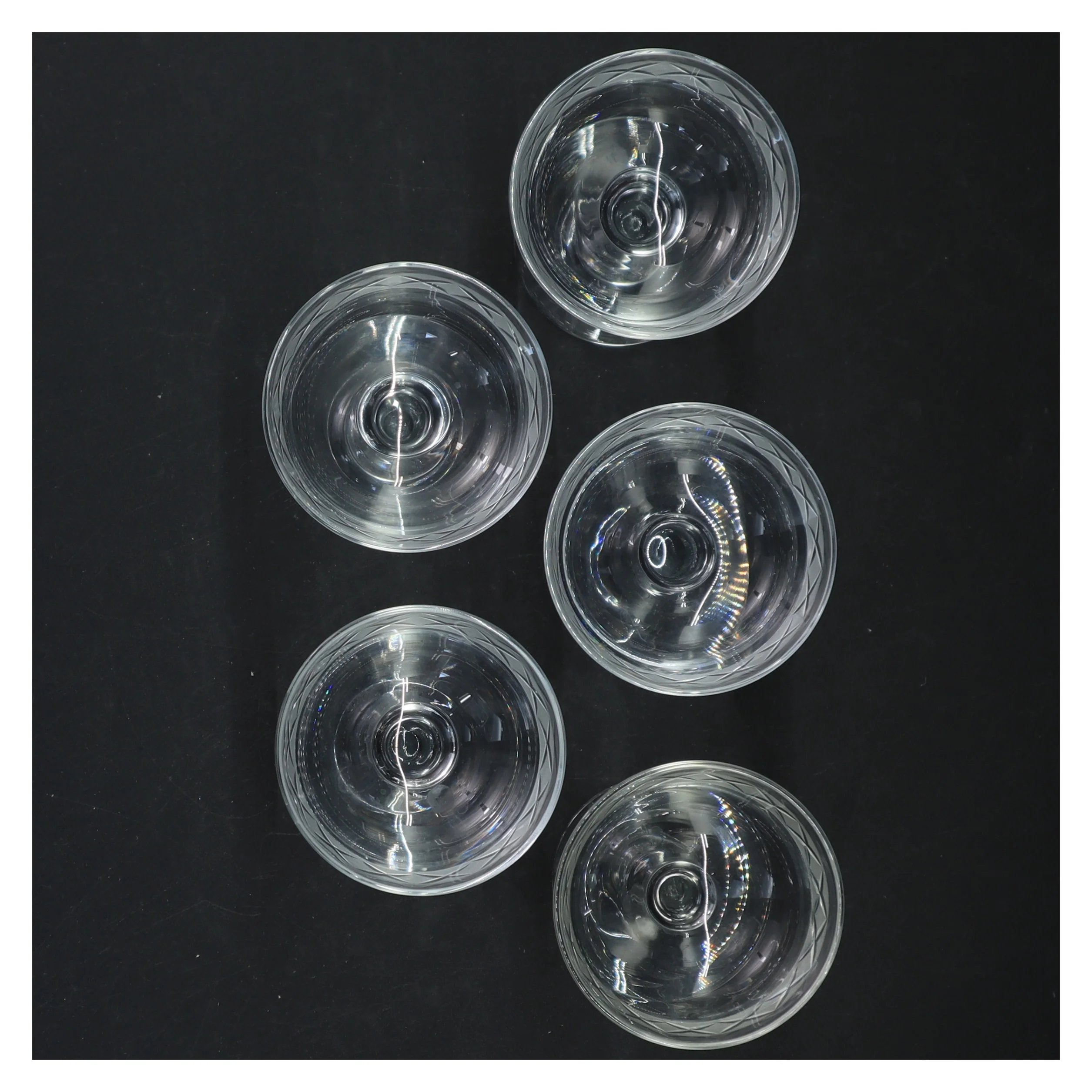 Sæt med 5 glas med mønster (str. 9 cm)