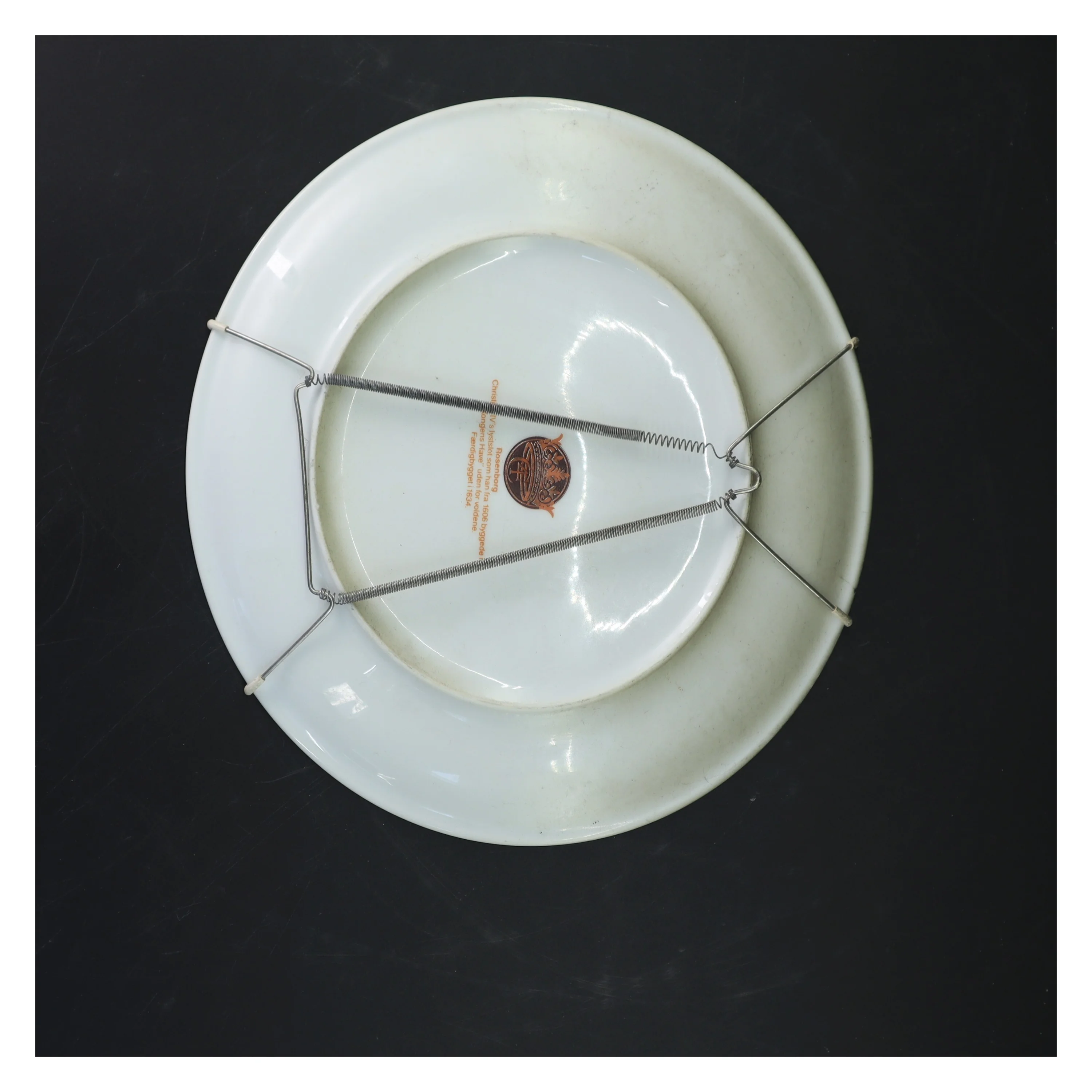 Porcelænsplatte med slotmotiv (str. Ø 26,5 cm)