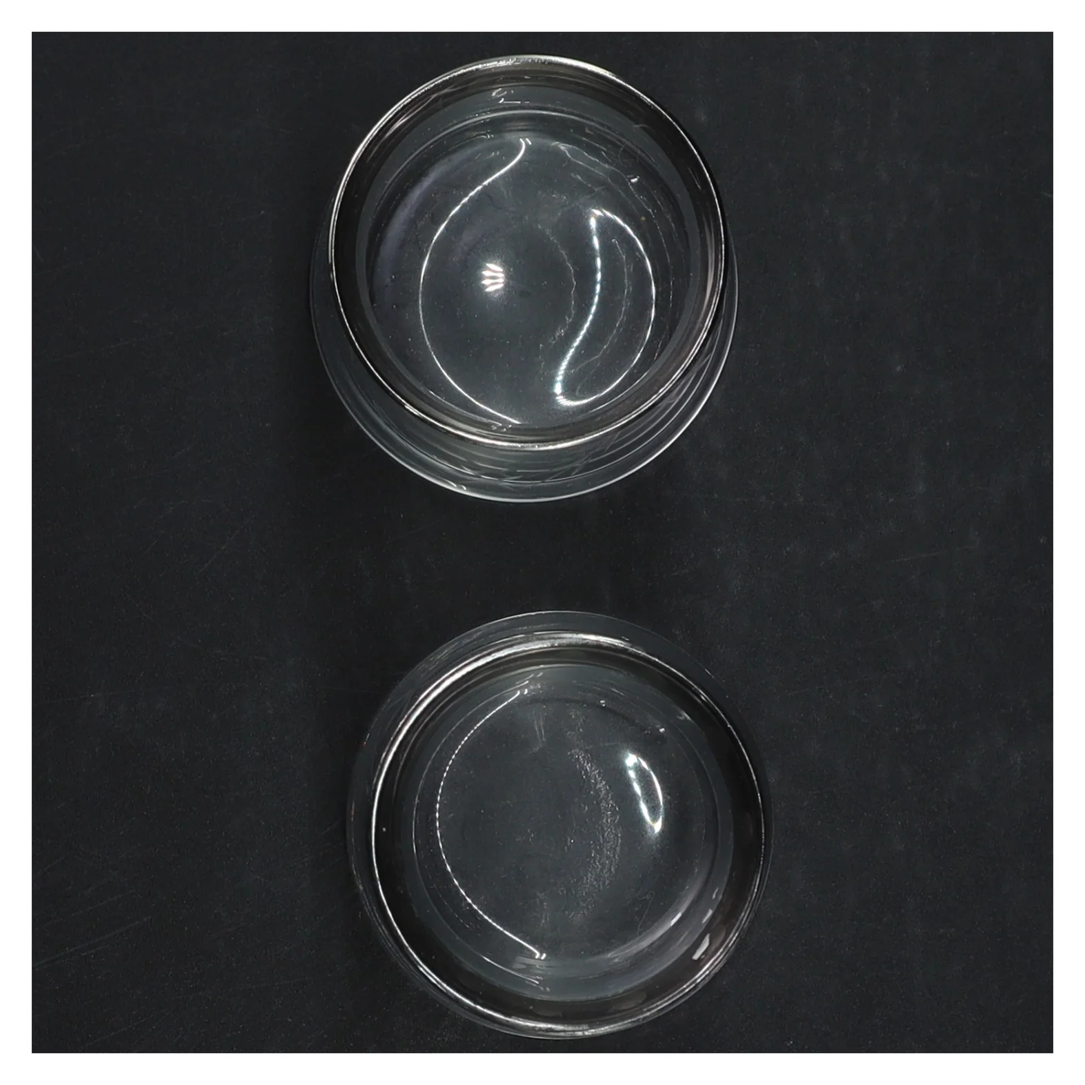 Glasskåle med slebet dekoration (str. H. 7 cm, ø 7 cm)