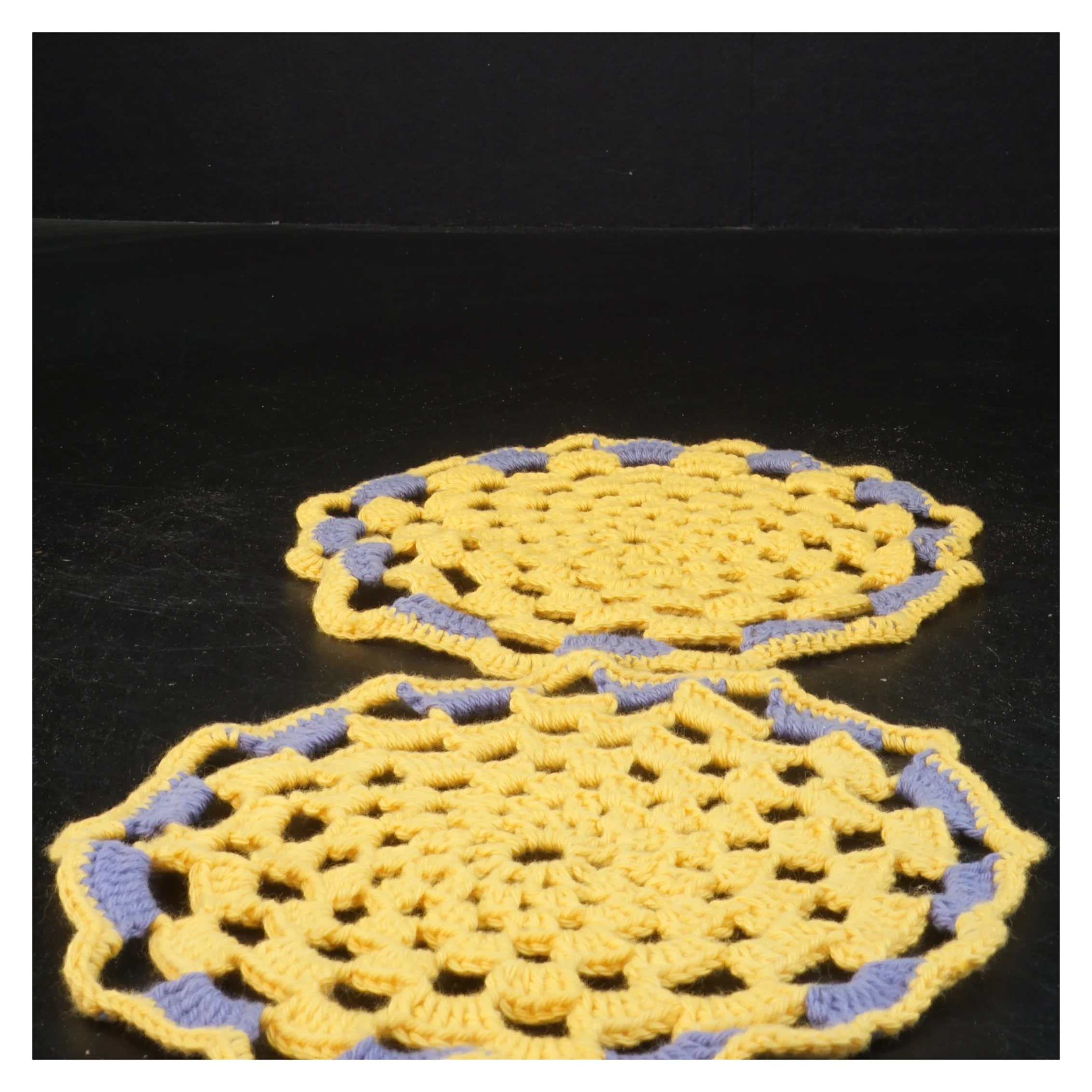 Hæklede bordskånere Ø 18 cm (str. Ø 18 cm)