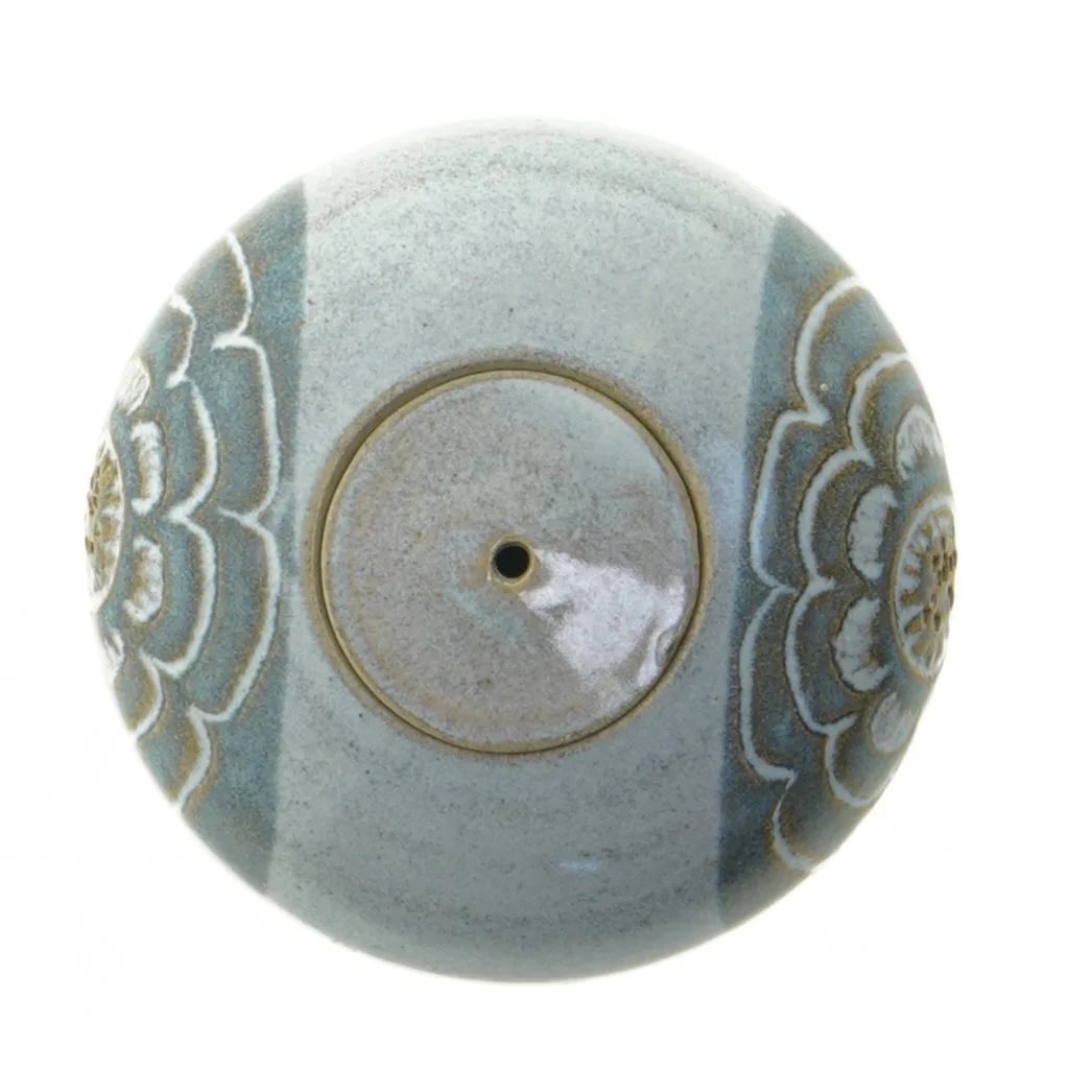 Keramik vase med blomsterdesign fra Hellerøe (str. 11 cm)