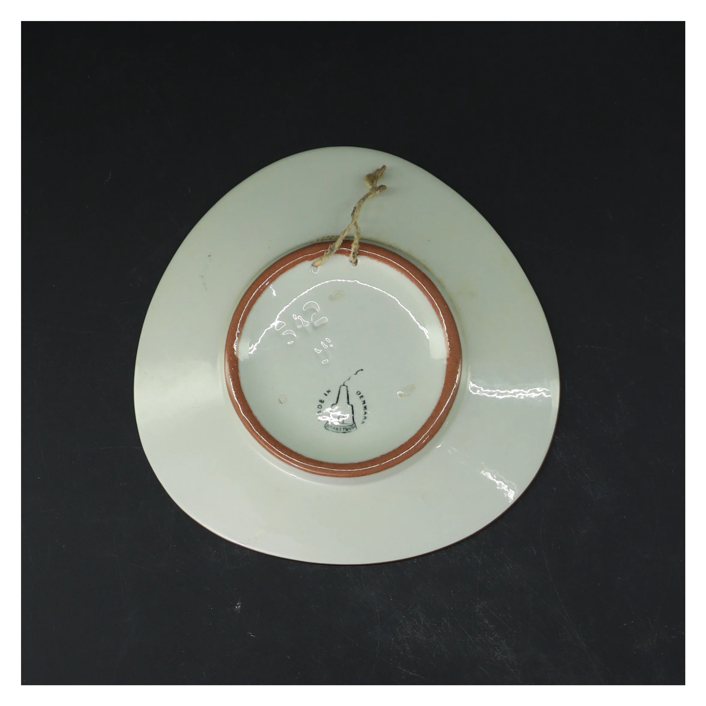 Jensen Plate with Cartoon Illustration fra Knabstrup (str. Ø 15,5 cm)