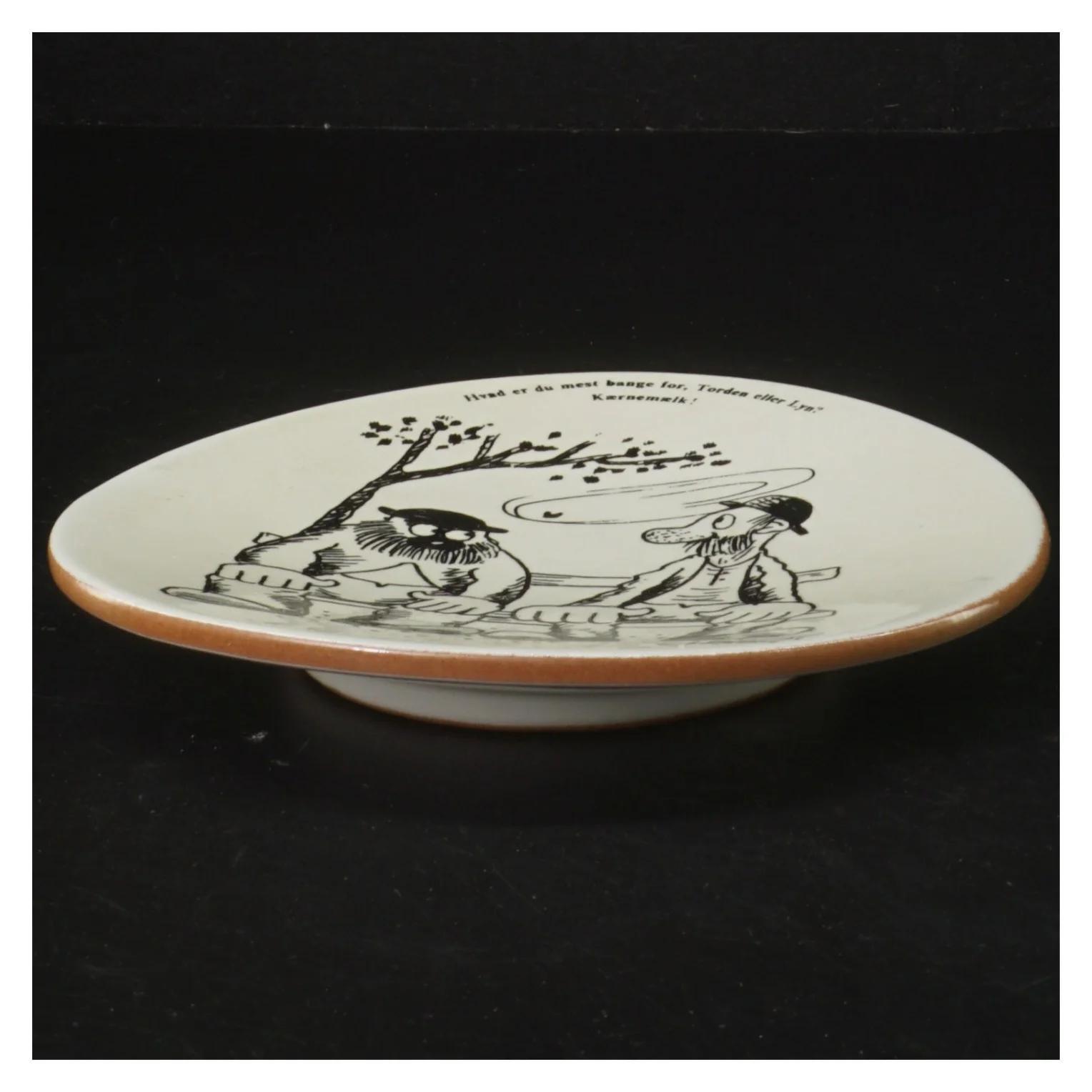 Jensen Plate with Cartoon Illustration fra Knabstrup (str. Ø 15,5 cm)