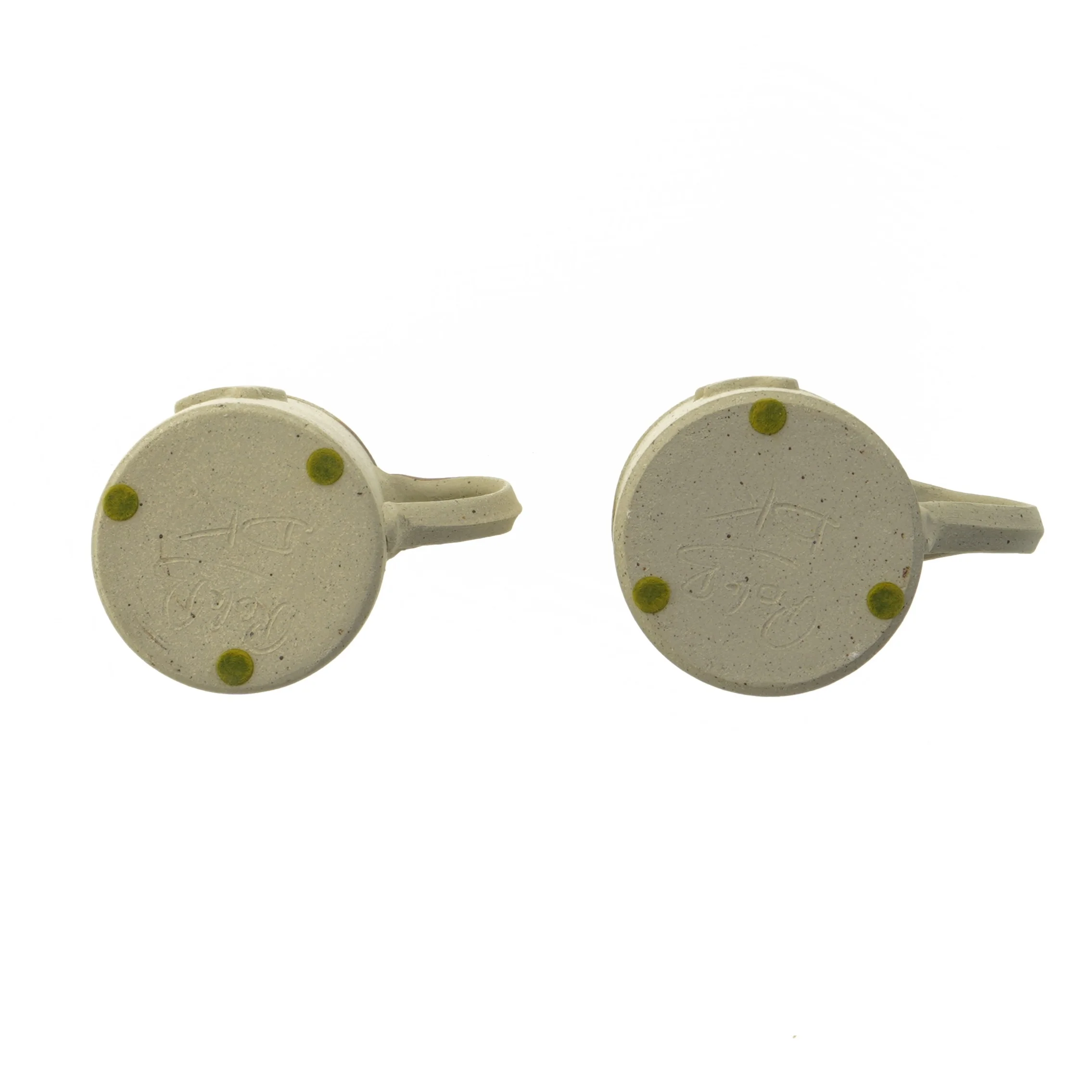 Keramiske krus med håndtag (str. Ø. 7,5 cm, længde, 10 cm)