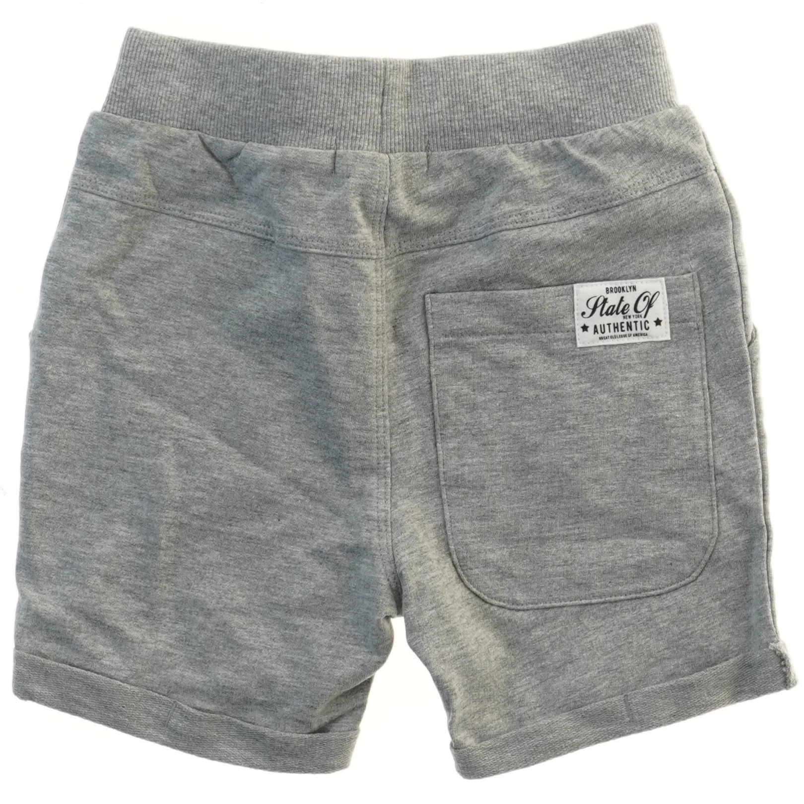 Grå Shorts fra Basic needs (str. 98)