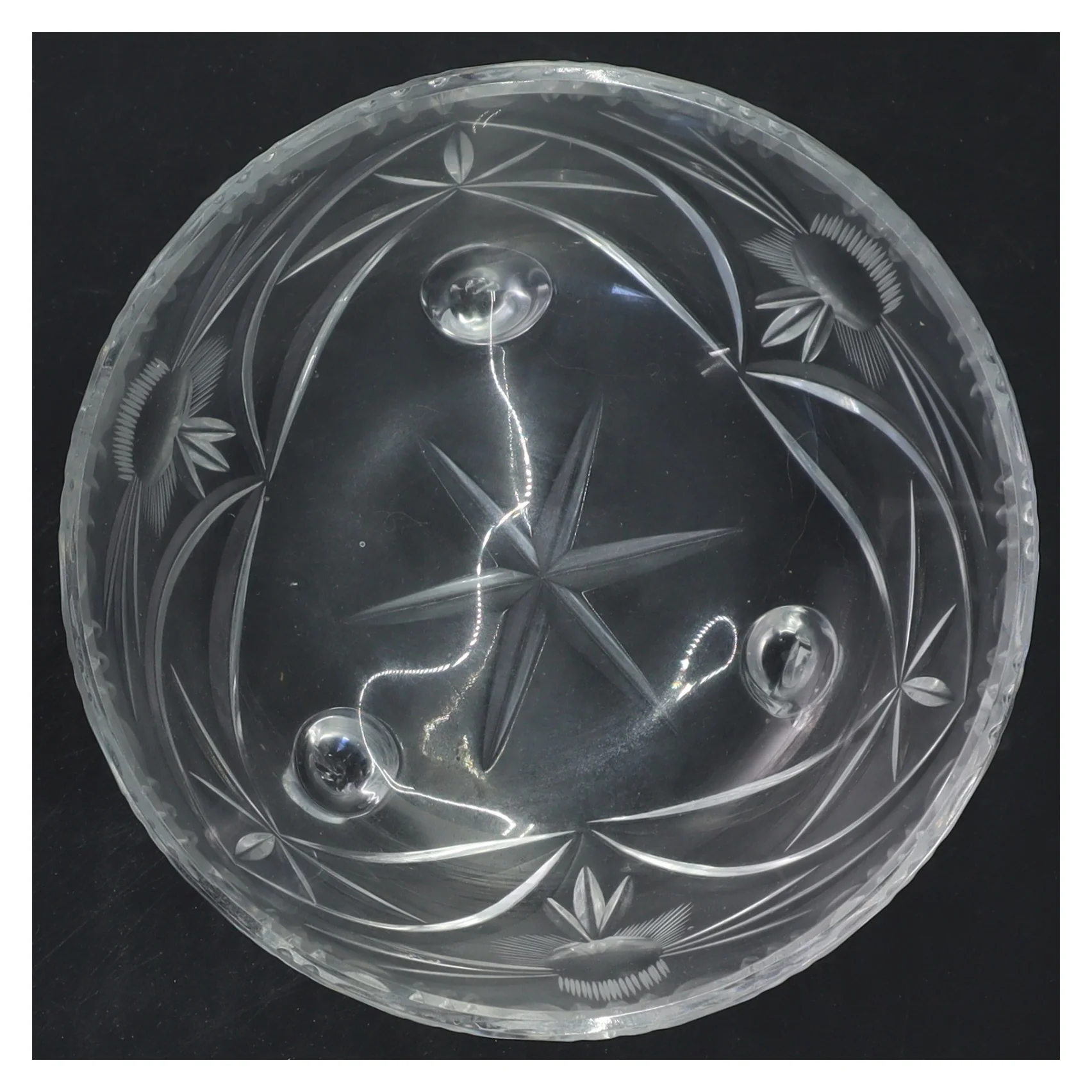 Krystalskål på fødder (str. Ø 16x8 cm)