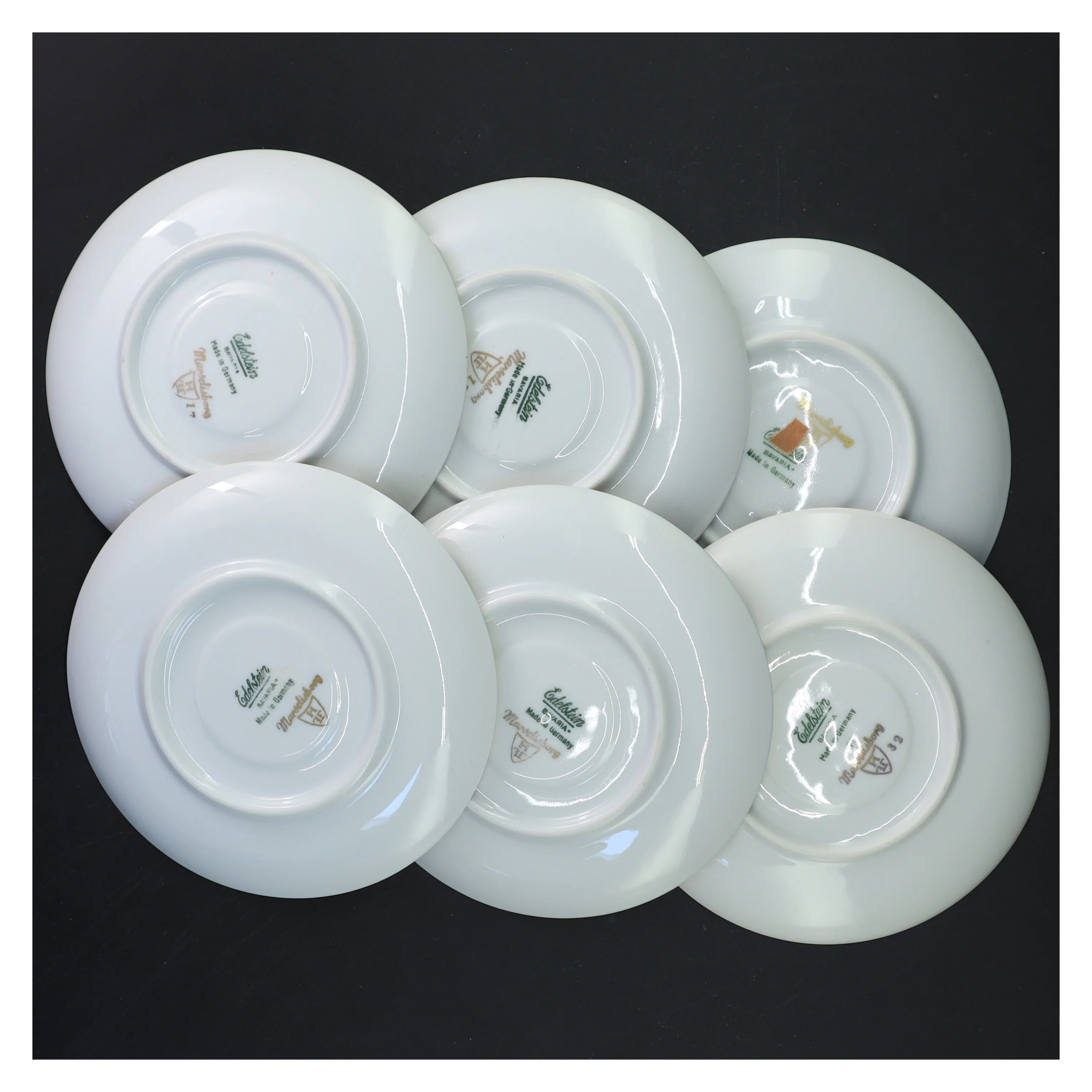 Porcelænskop og underkop sæt fra Royal Copenhagen (str. Ø 14&ø7,5x6,5 cm)