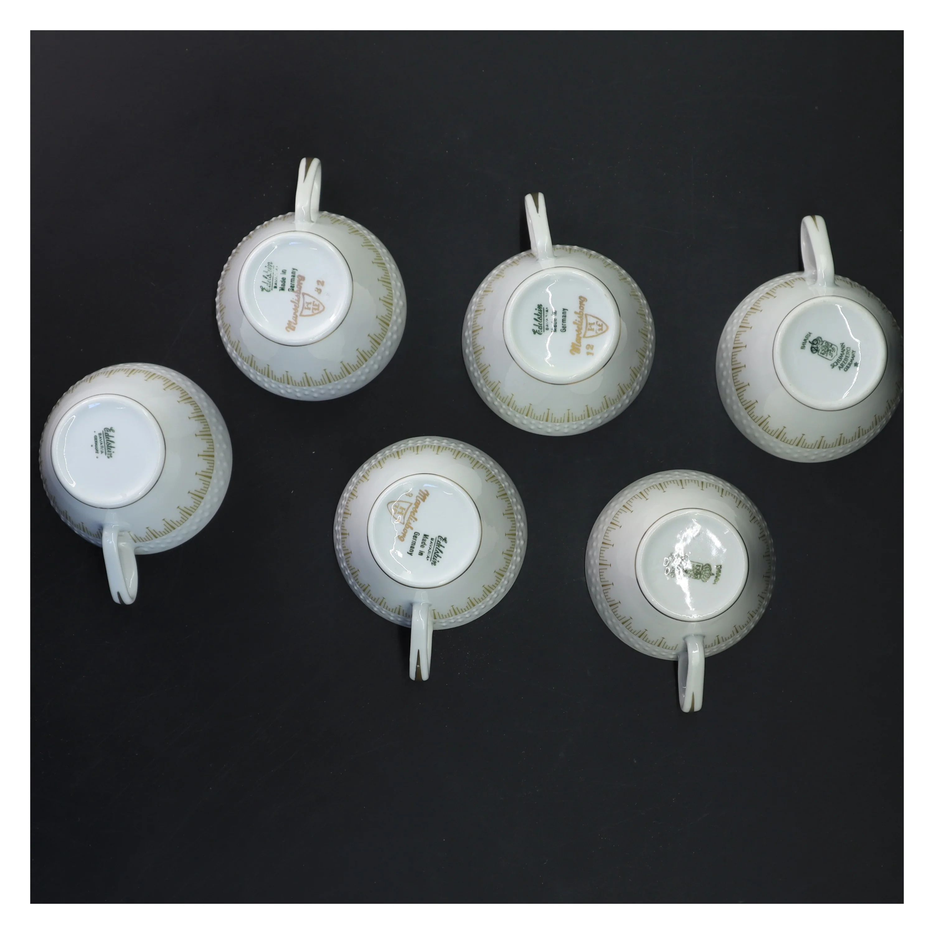 Porcelænskop og underkop sæt fra Royal Copenhagen (str. Ø 14&ø7,5x6,5 cm)