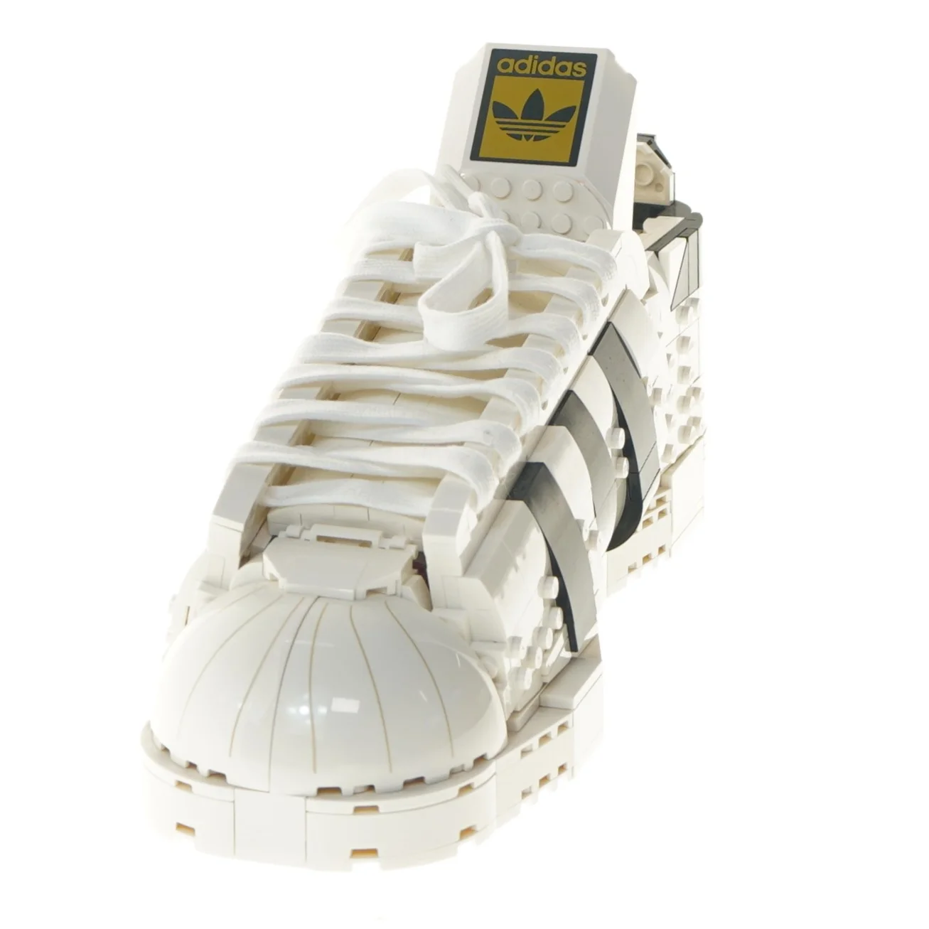 LEGO Adidas Originals Superstar sæt fra LEGO Adidas (str. 11x19x32 cm)