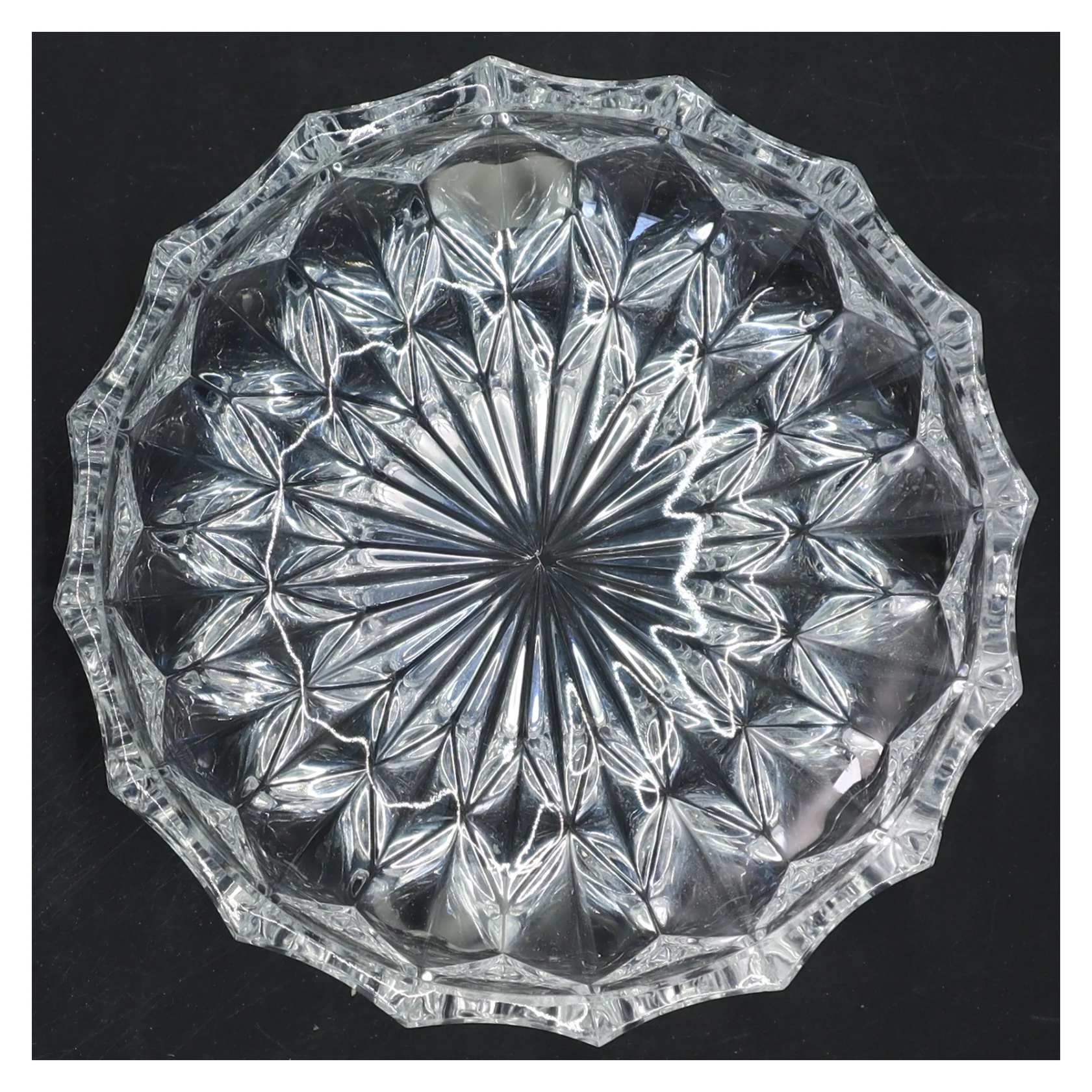 Glas skåle med stjerne mønster (str. 16x3 cm)