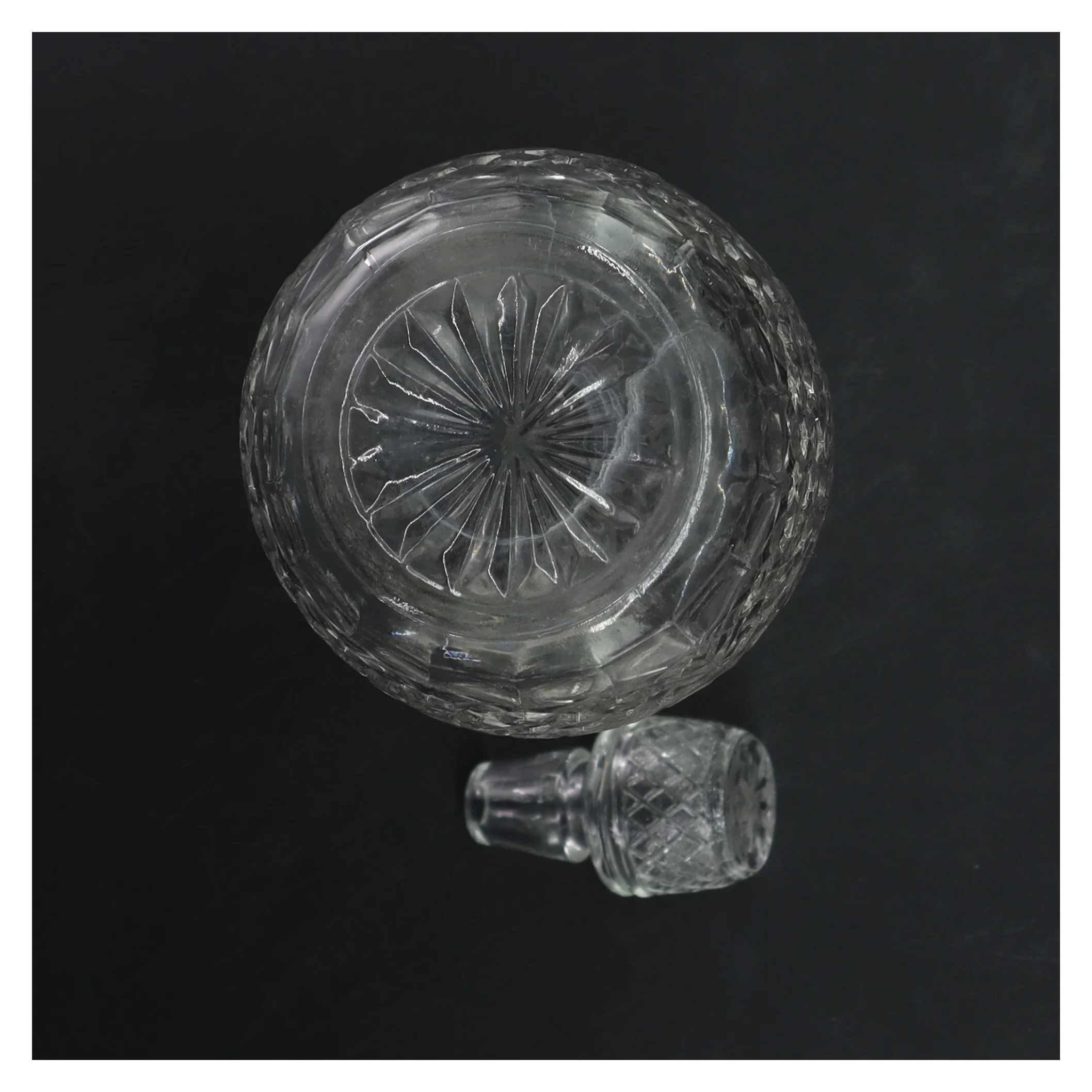 Glaskaraffel med prop (str. Ø 10x h 27 cm)