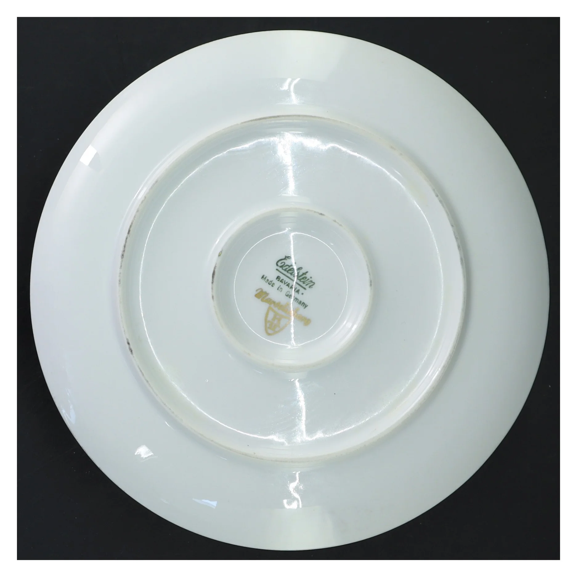 Porcelæn skål og tallerken med guldkant (str. Ø 14x8 cm)