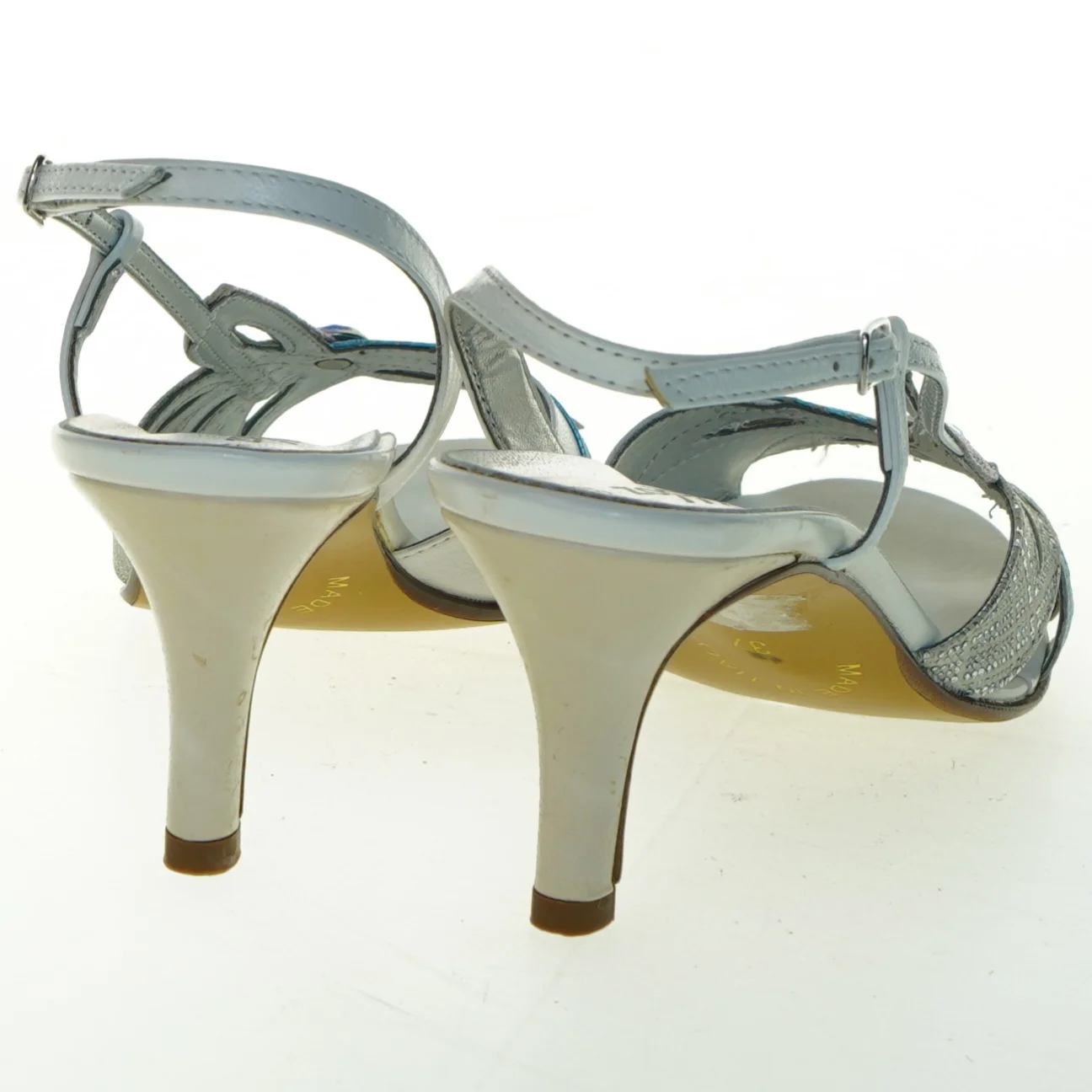Kvinders sølvfarvede sandaler med hæl fra Zodiaco (str. 37 )