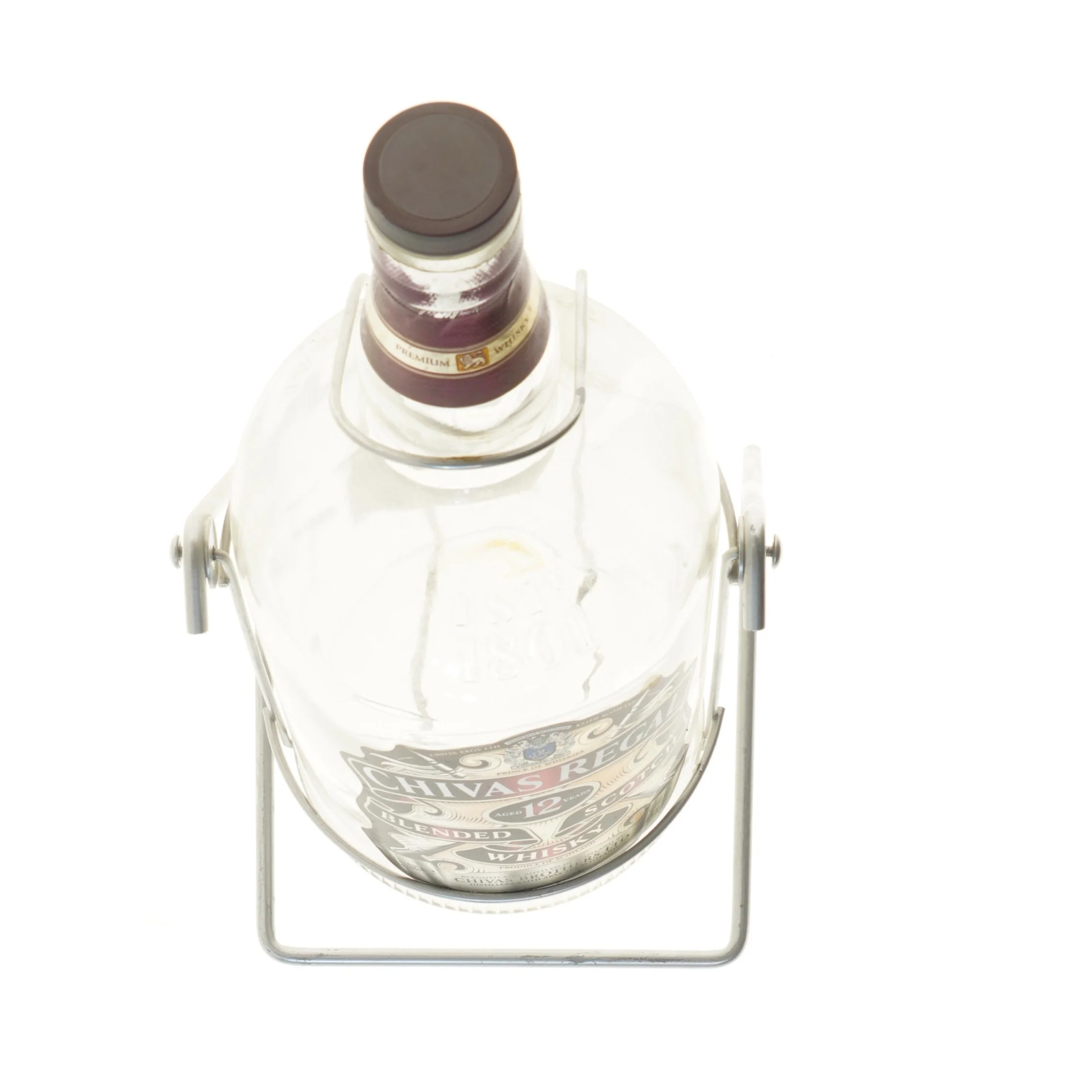 Stor Chivas Regal whiskyflaske med holder fra Chivas Regal (str. 51 cm)