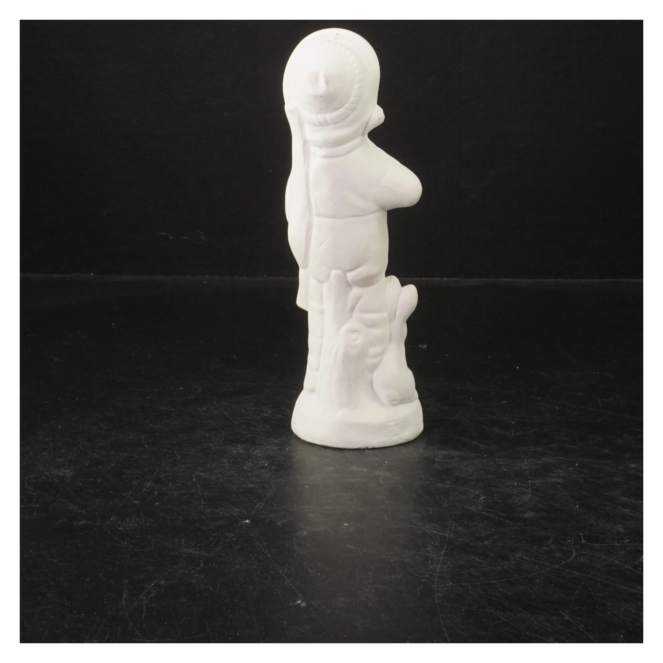 Hvid porcelæn figur (str. 19 cm)