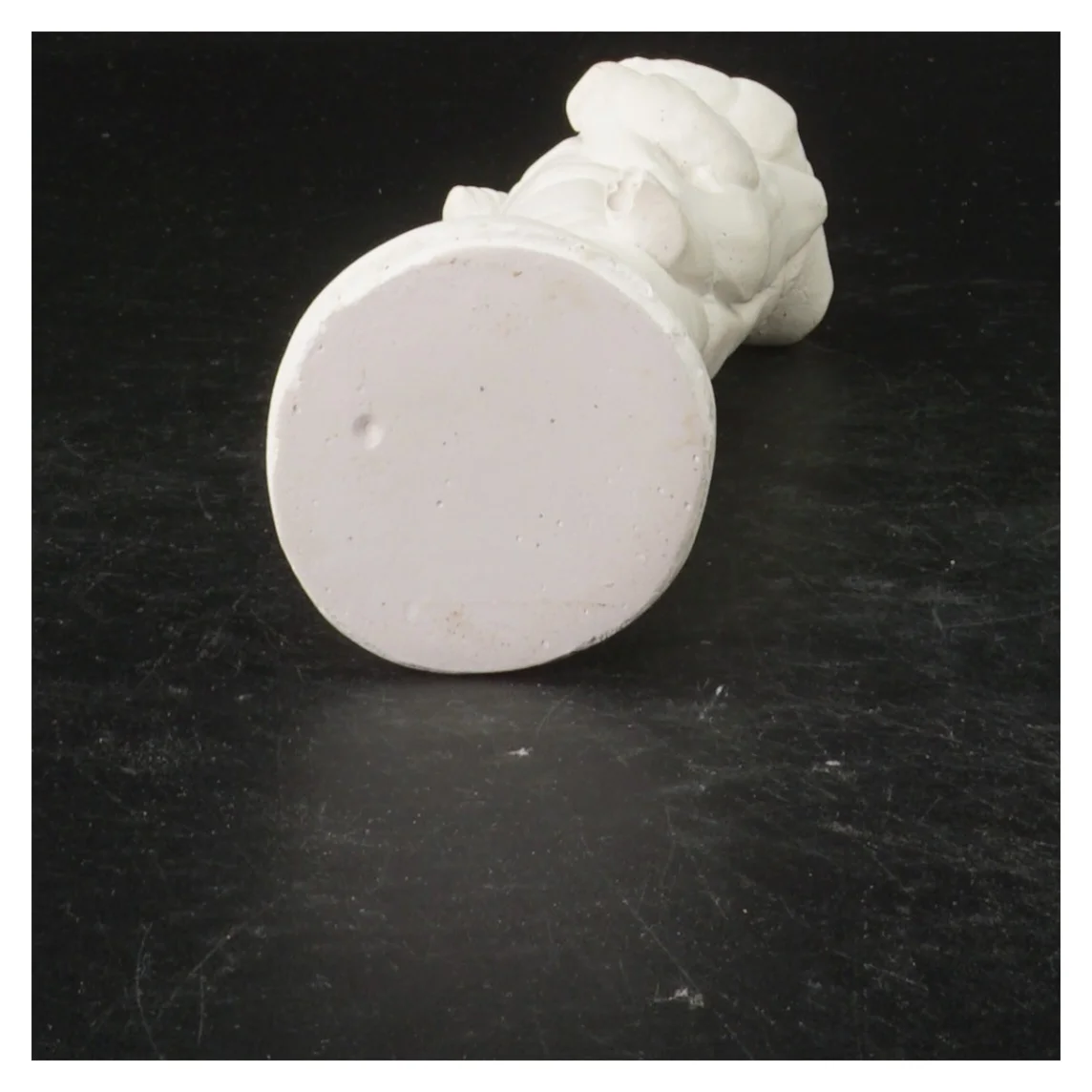 Hvid porcelæn figur (str. 19 cm)