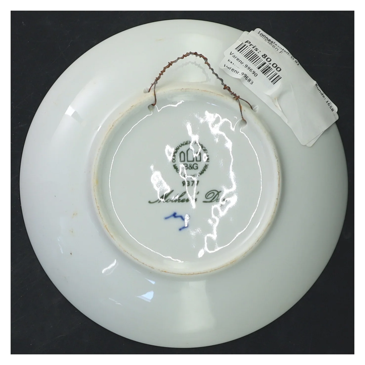 Blå og hvid porcelænstallerken fra Bing & Grøndahl (str. Ø 15 cm)