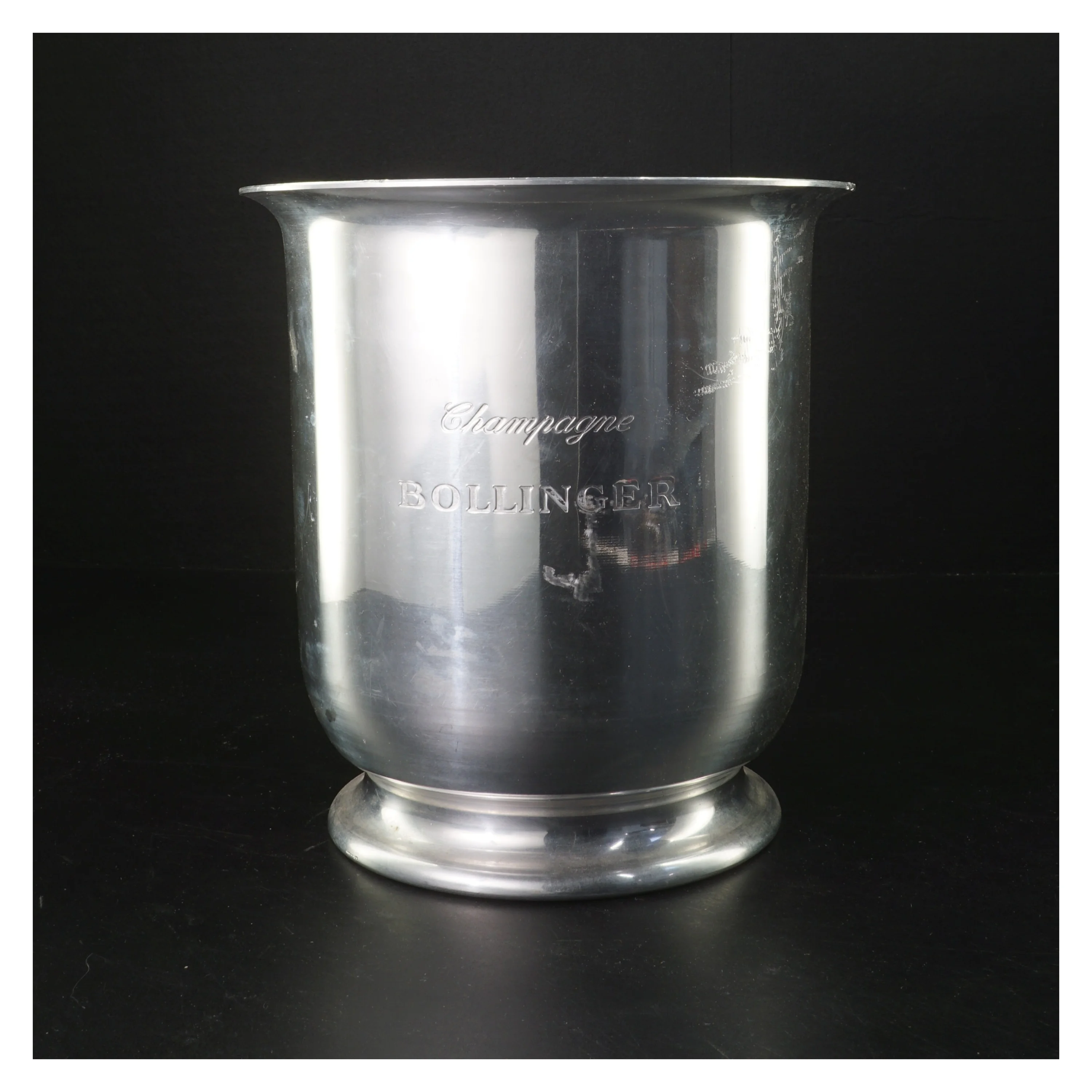 Champagne køler med indgravering fra Bollinger (str. Ø 20xh 21 cm)