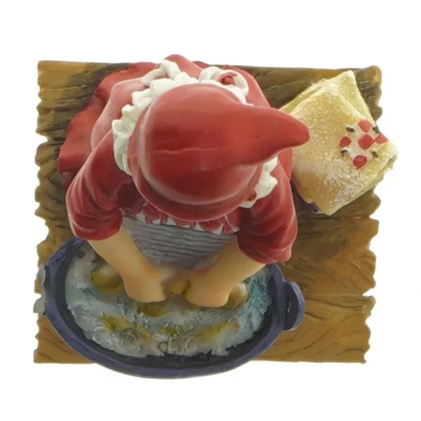 Keramiknisse figur (str. 10,5x5,5x6 cm)