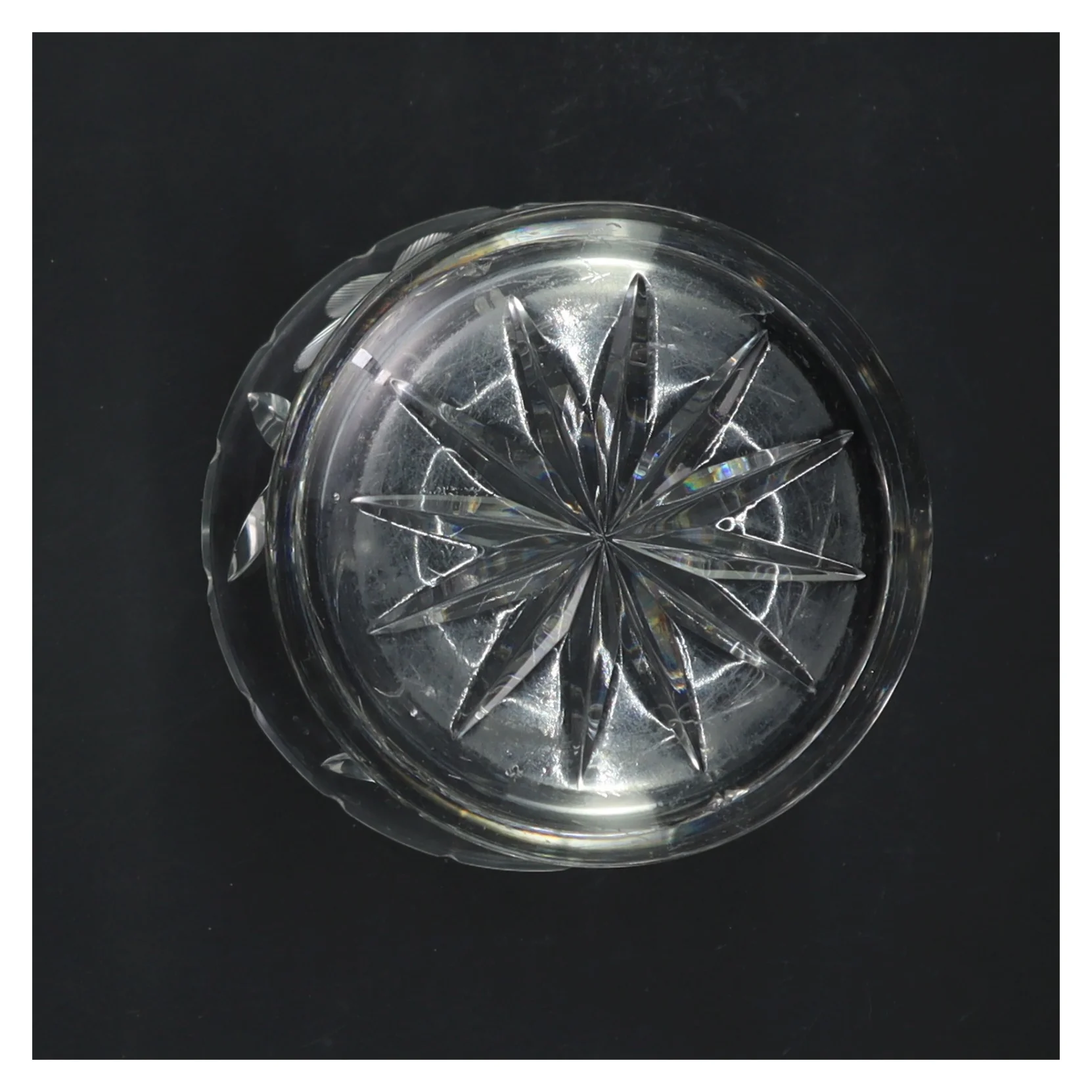 Dekorativ krystalvase (str. 16 cm)