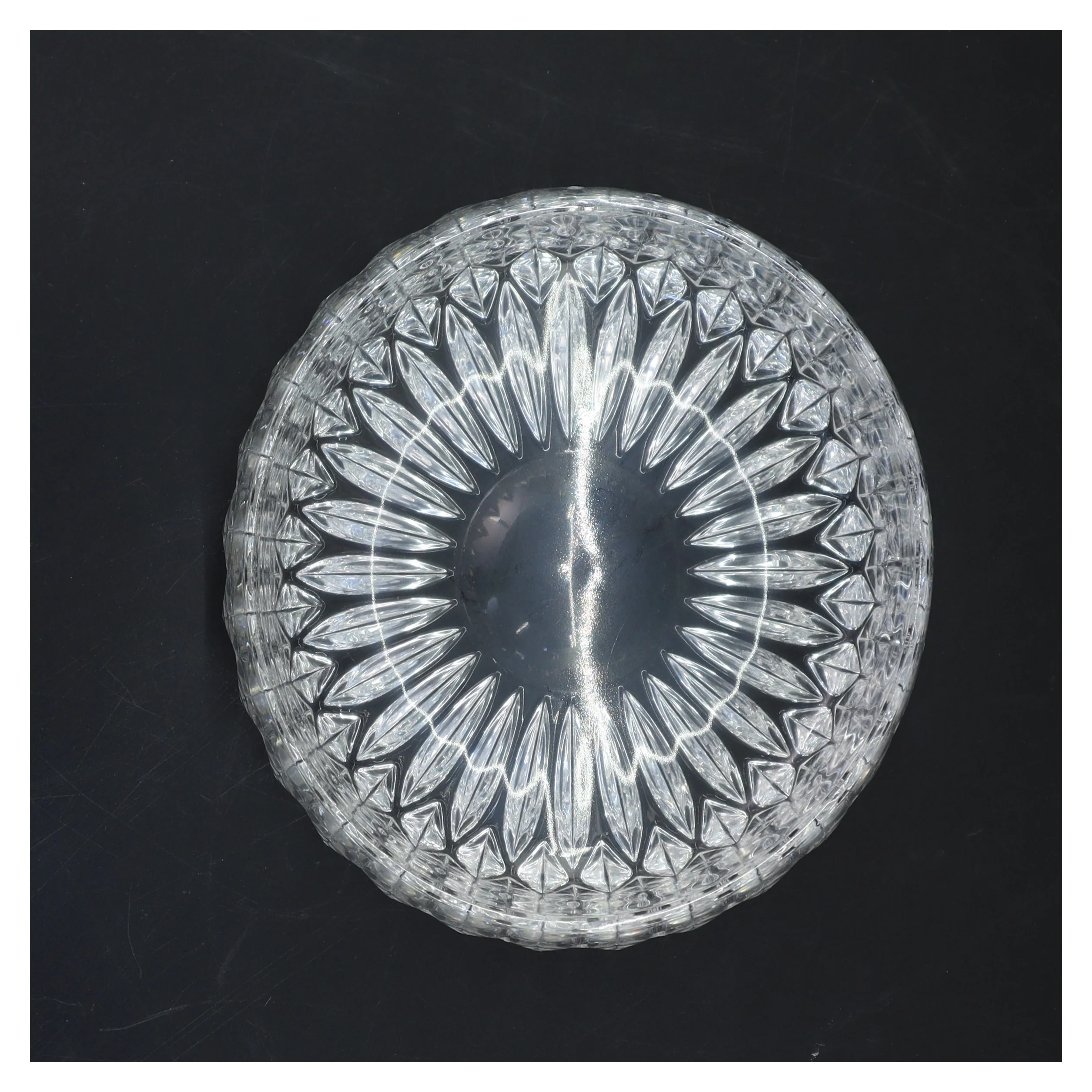 Glas skål med diamant mønster (str. 7x17 cm)