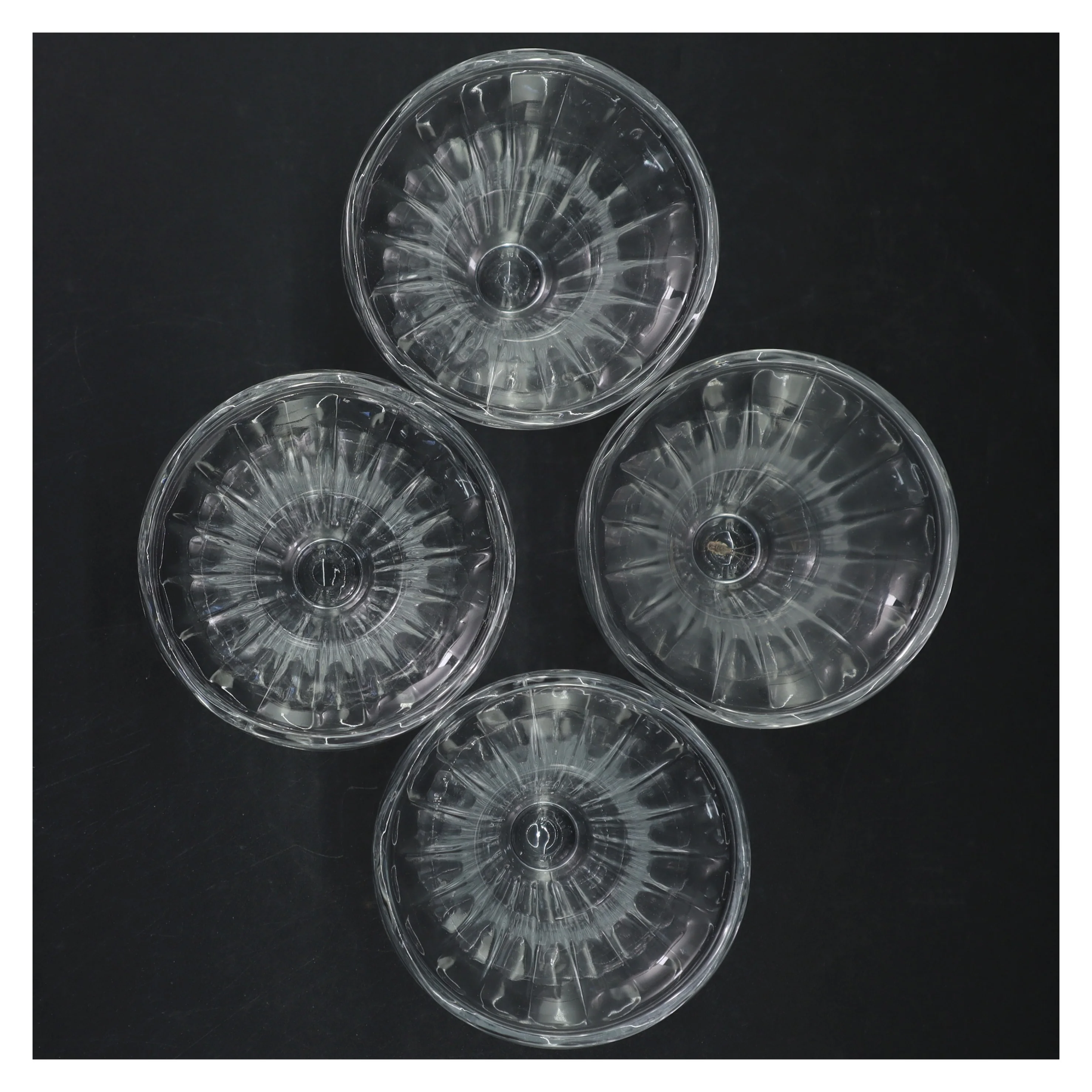 Gennemsigtige krystalglasvaser (str. Ø. 11 cm. længde, 14 cm)