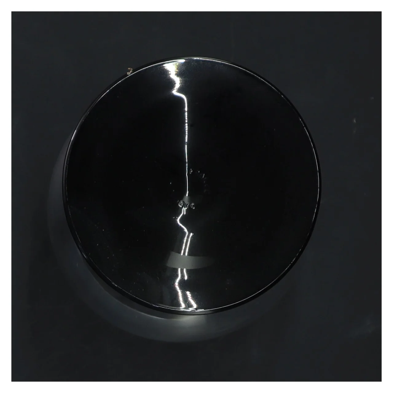 Rødvinsglas med sort fod (str. Ø 6x13 cm)