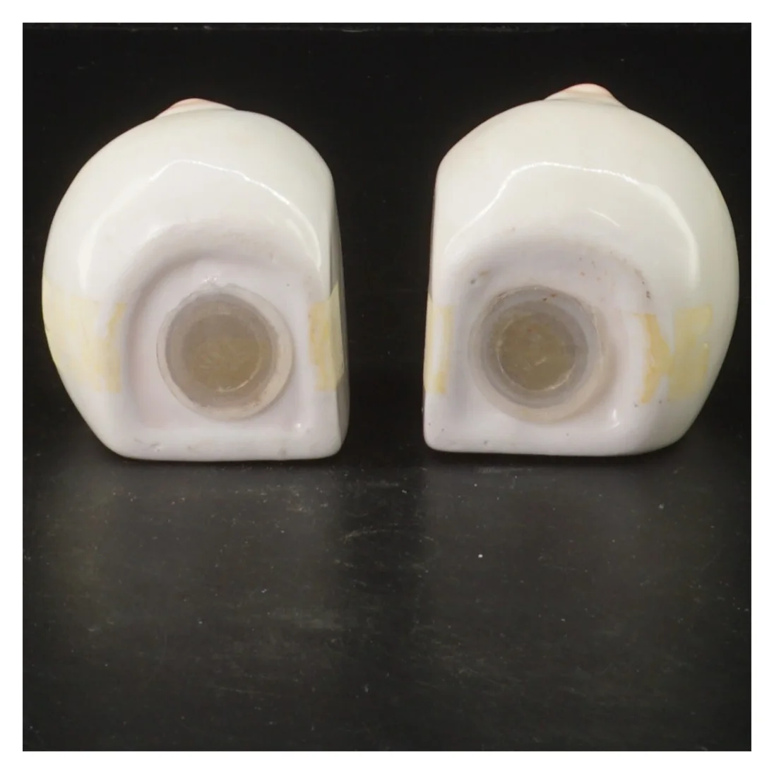 Sæt med salt- og peberbøsser (str. 14x9 cm)