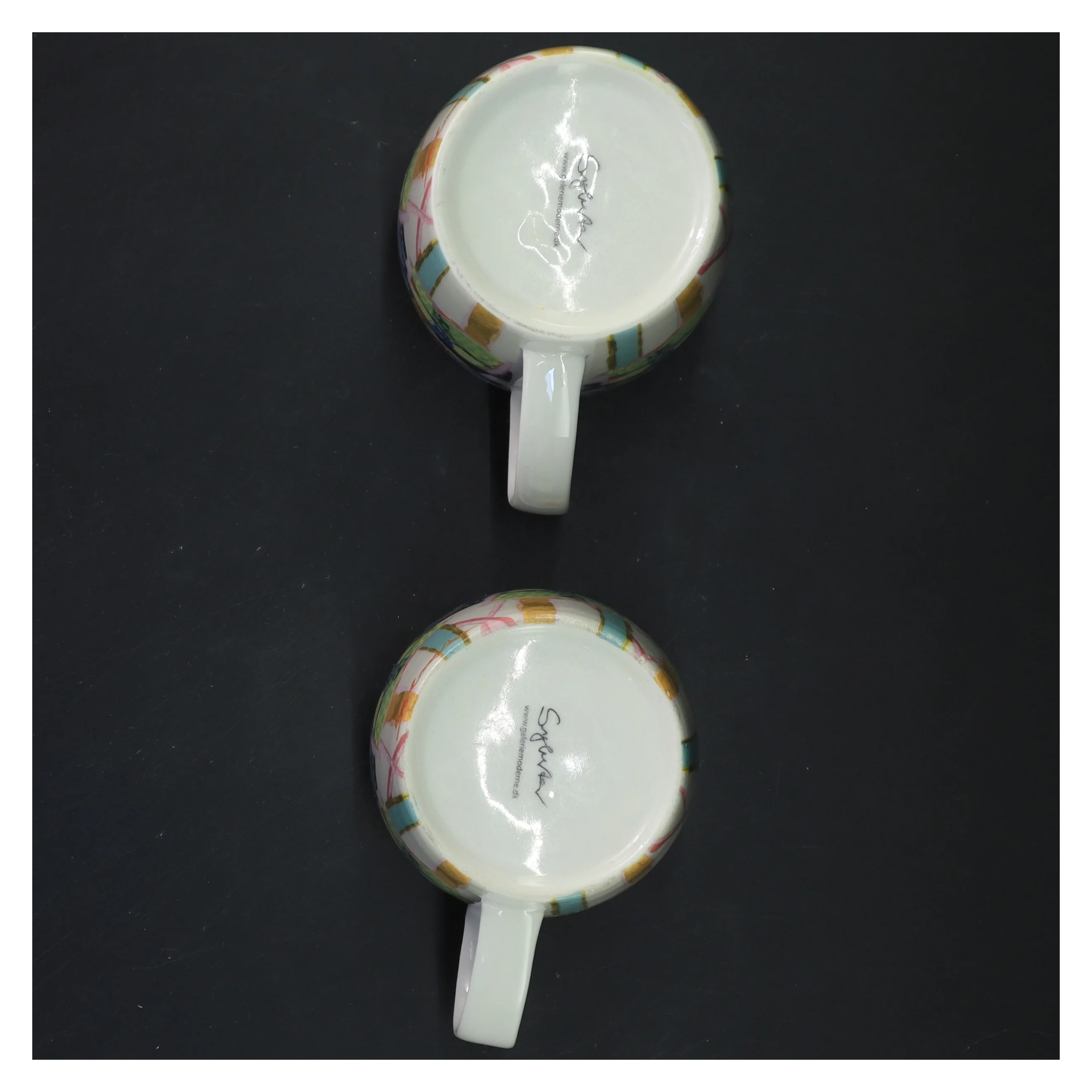 Keramiske krus med kunstnerisk motiv (str. Ø 8,5x8 cm)