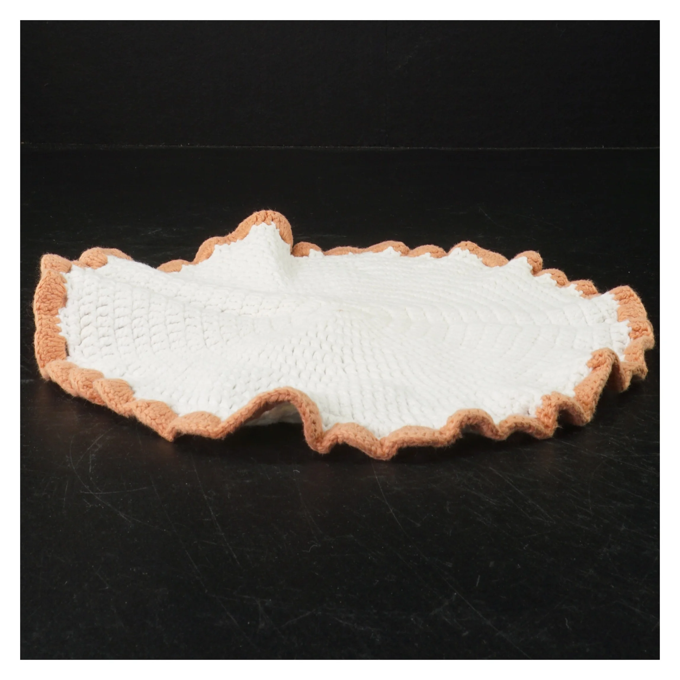 Hæklet dug (str. Ø. 25 cm)