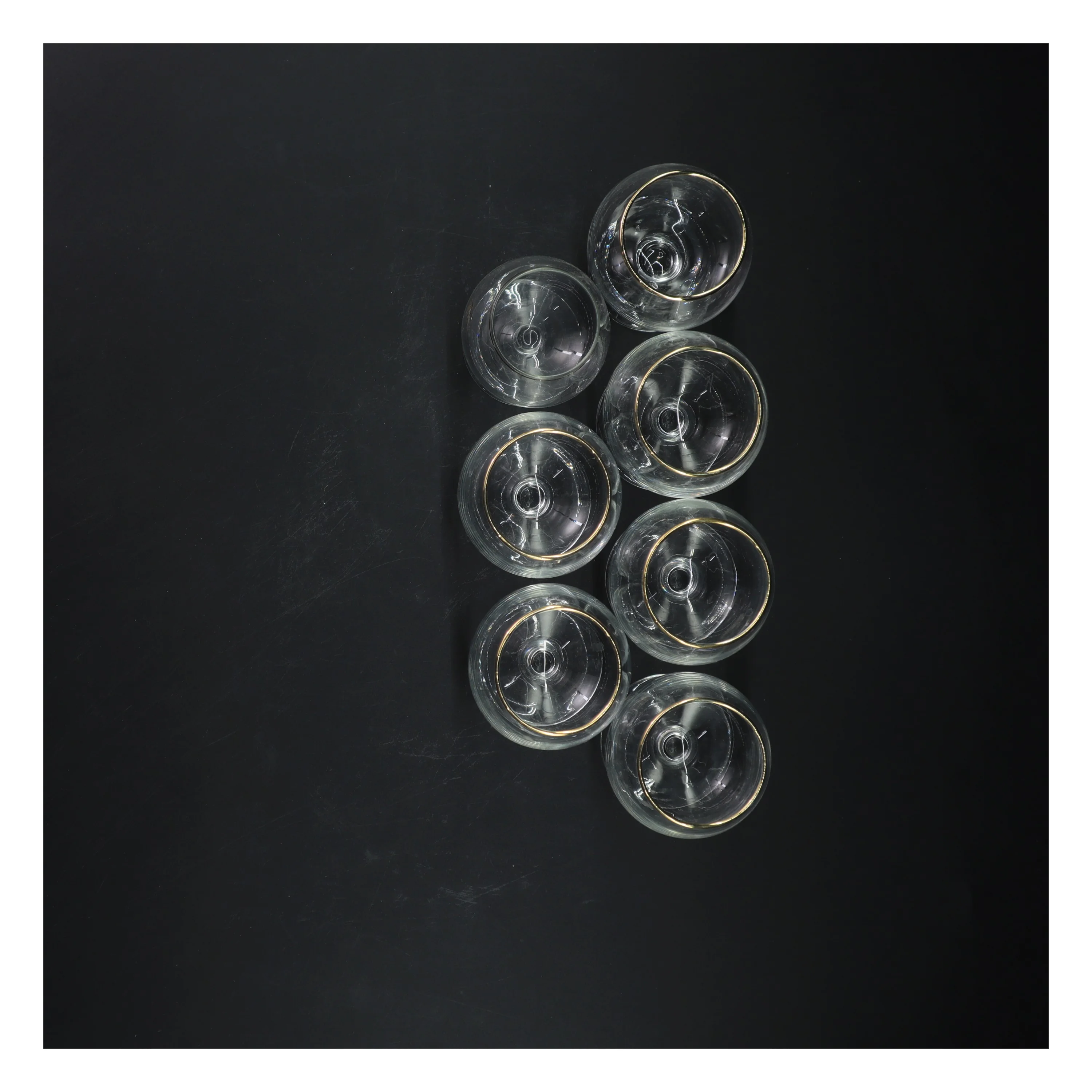 Sæt med 7 glas med guldkant (str. 7 styk, 9,5 cm)