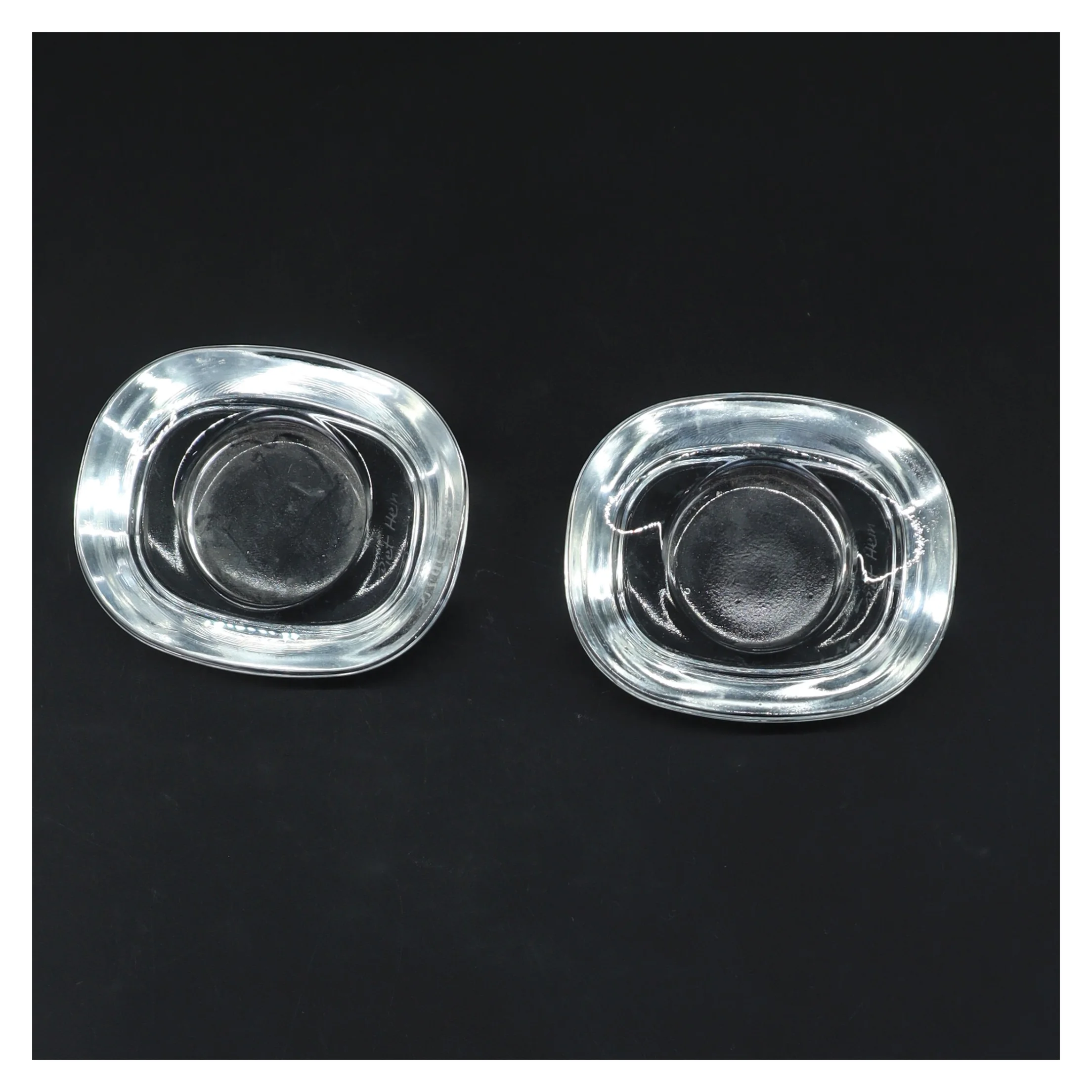 Sæt af glaslysestager (str. 9x7,5 cm)